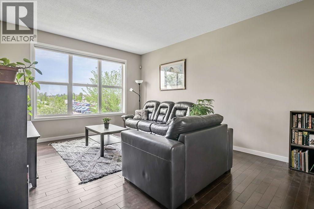 Row / Townhouse for Sale in 1410, 10 Auburn Bay Avenue SE|Calgary, Alberta T3M0P6 4
