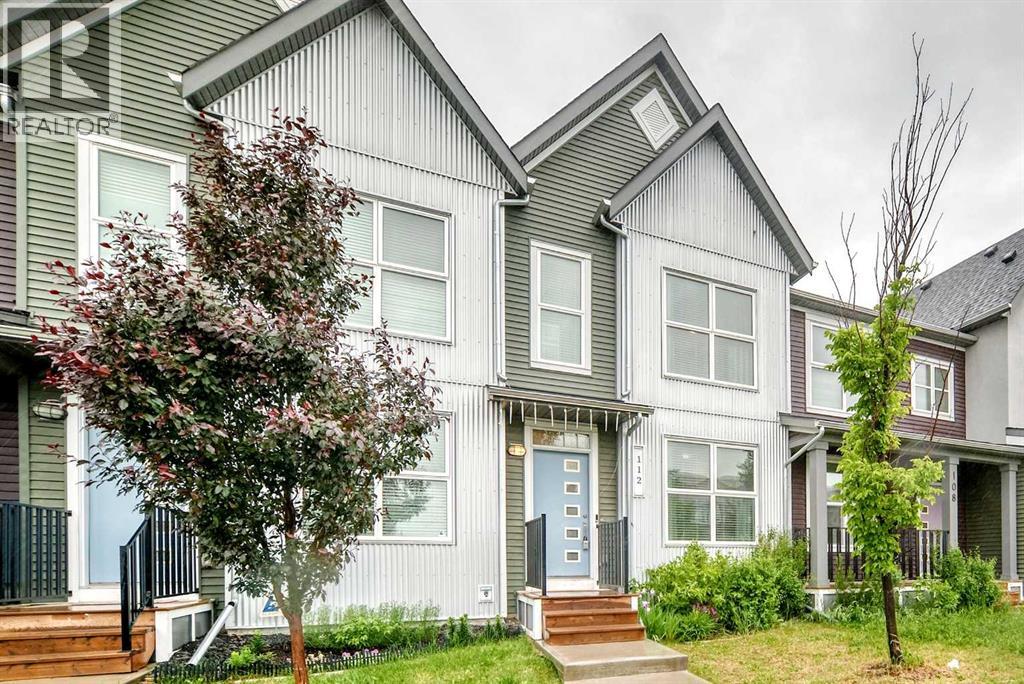 Row / Townhouse for Sale in 112 Carrington Boulevard NW|Calgary, Alberta T3P1K8 2