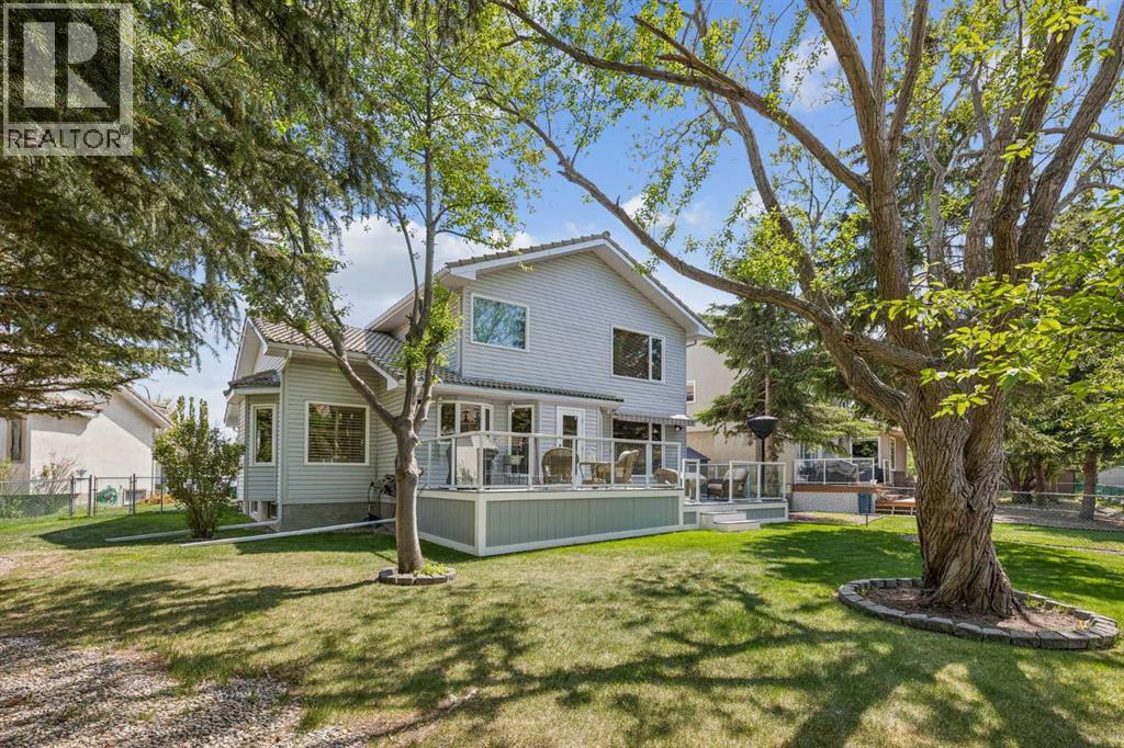 House for Sale in 187 Hampshire Close NW|Calgary, Alberta T3A4Y1 3