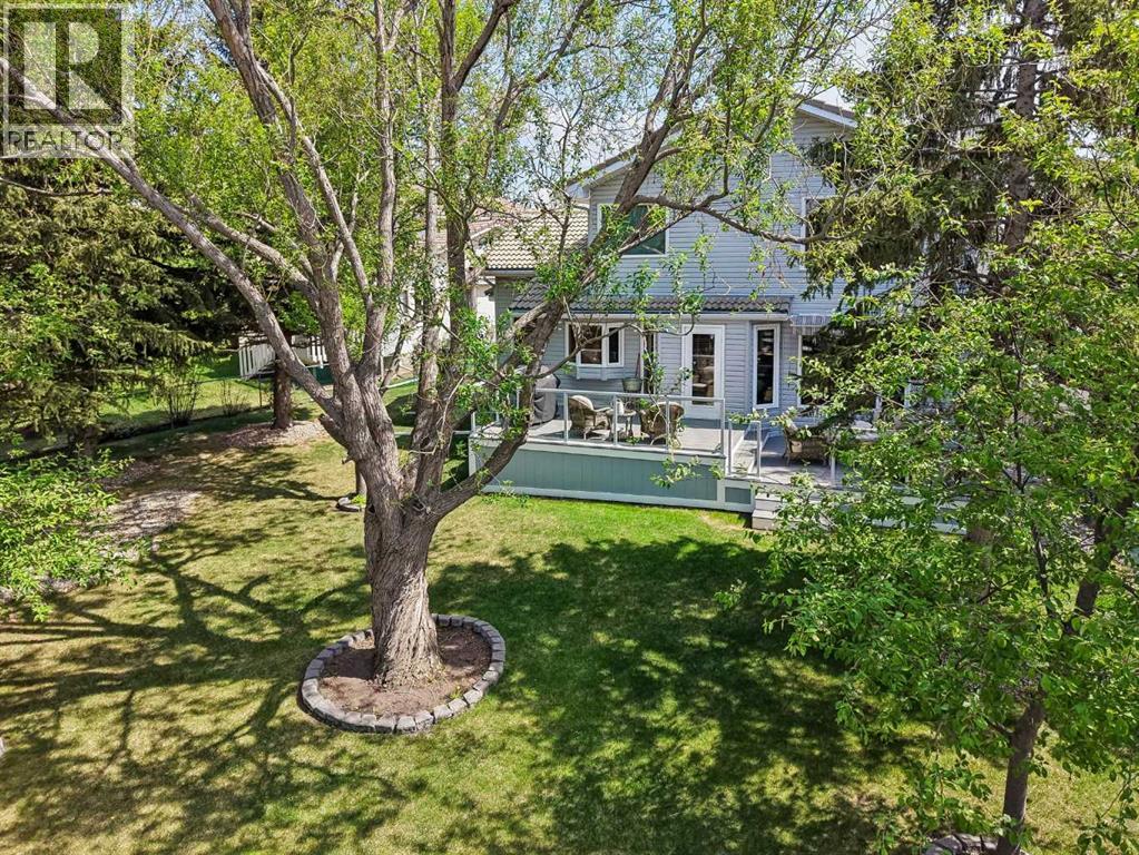 House for Sale in 187 Hampshire Close NW|Calgary, Alberta T3A4Y1 4