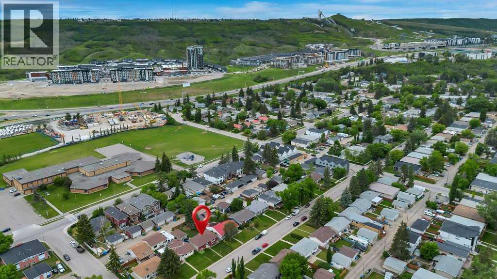 House for Sale in 7311 35 Avenue NW|Calgary, Alberta T3B1T2 3