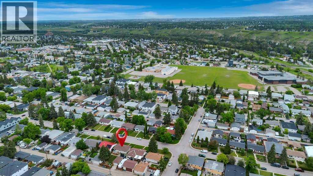 House for Sale in 7311 35 Avenue NW|Calgary, Alberta T3B1T2 4