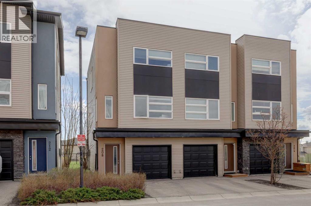 Row / Townhouse for Sale in 208 Covecreek Circle NE|Calgary, Alberta T3K0W6 2
