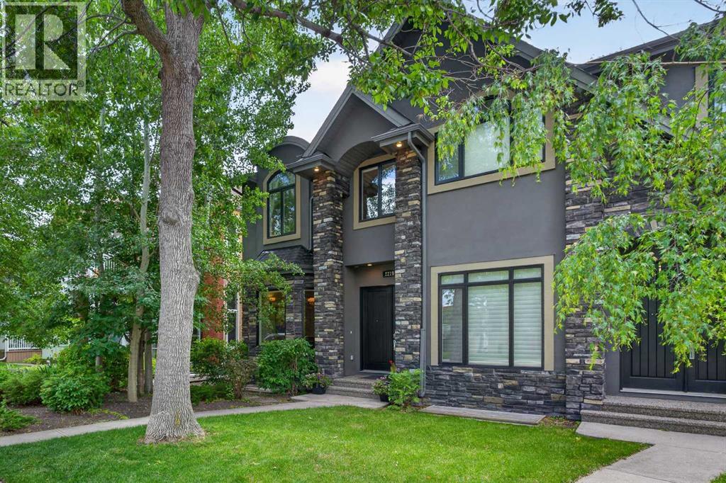 Duplex for Sale in 2219 2 Avenue NW|Calgary, Alberta T2N0H1