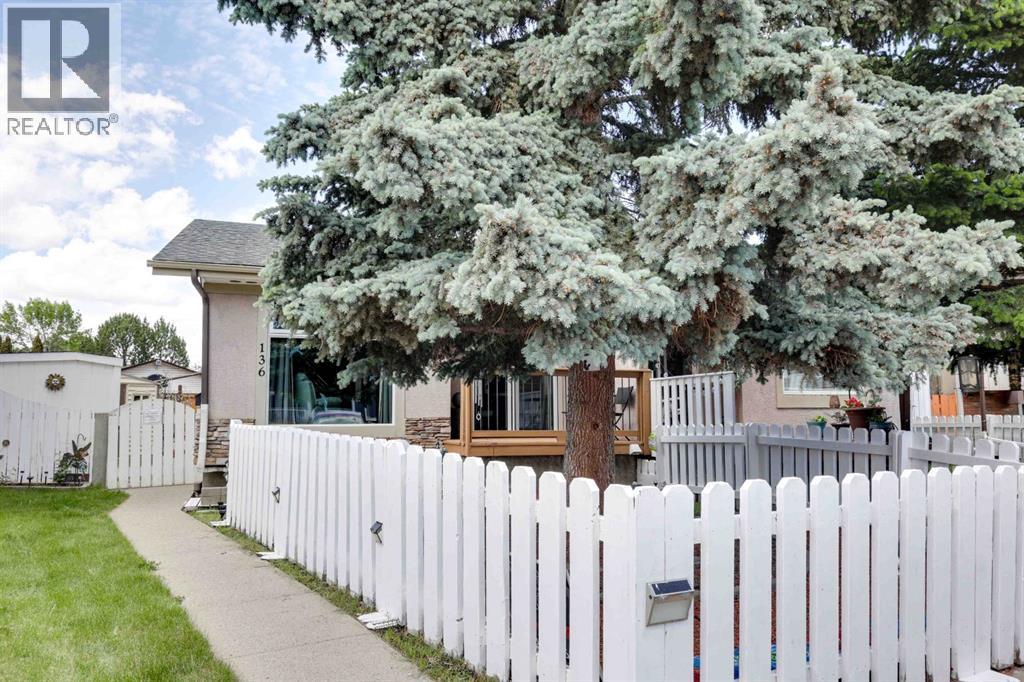 Duplex for Sale in 136 Abalone Place NE|Calgary, Alberta T2A6N1