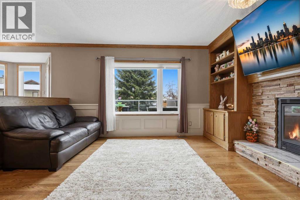 House for Sale in 729 Woodbriar Place SW|Calgary, Alberta T2W5Z2 4