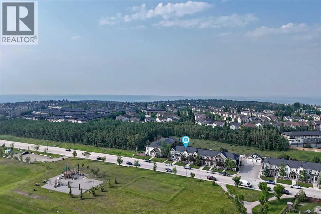 Row / Townhouse for Sale in 49 Aspen Hills Drive SW|Calgary, Alberta T3H0P8
