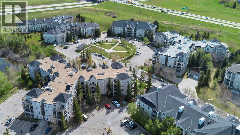 Apartment for Sale in 405, 4000 Somervale Court SW|Calgary, Alberta T2Y4J3