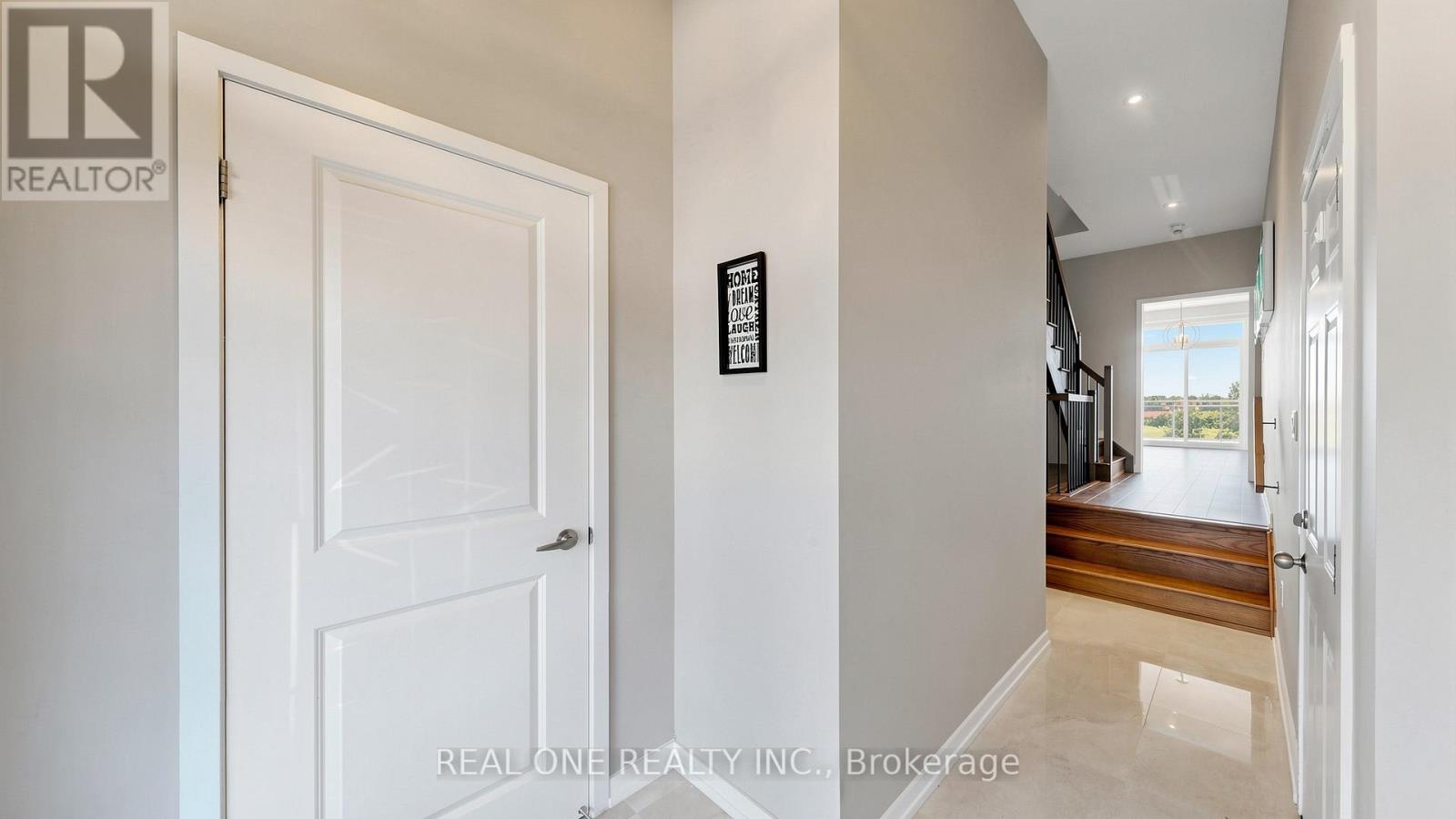 Row / Townhouse for Sale in 3151 MINTWOOD CIRCLE|Oakville (GO Glenorchy), Ontario L6H0N9 4