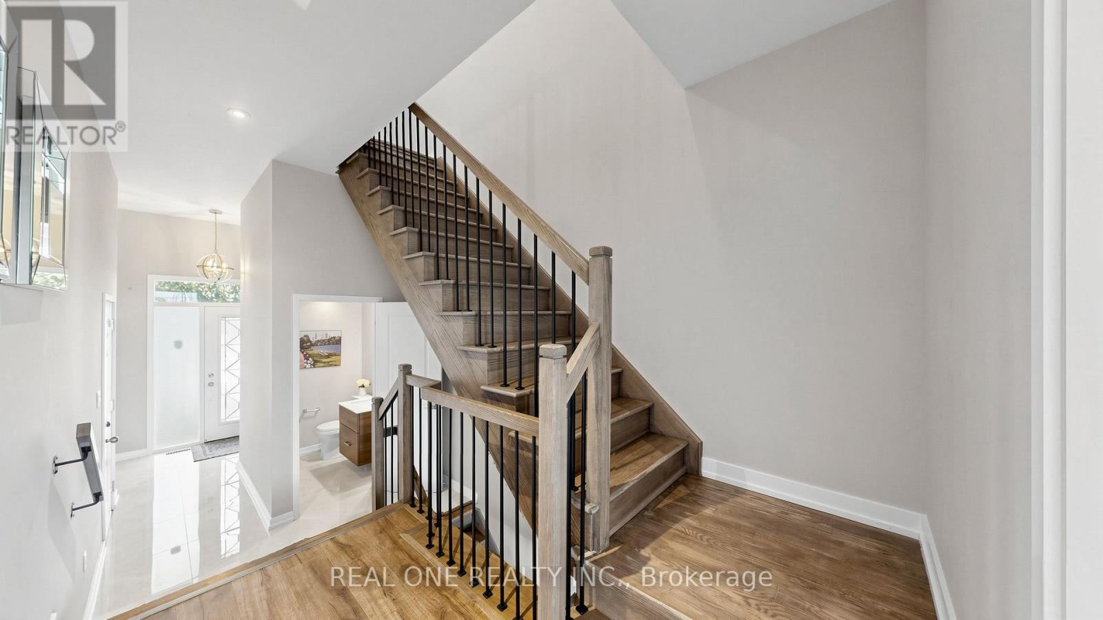 Row / Townhouse for Sale in 3151 MINTWOOD CIRCLE|Oakville (GO Glenorchy), Ontario L6H0N9 5