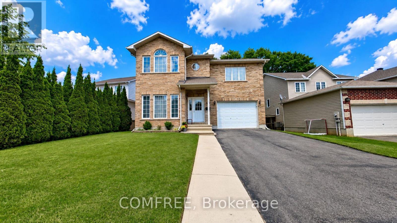 Executive detached home on Moffatt Street
