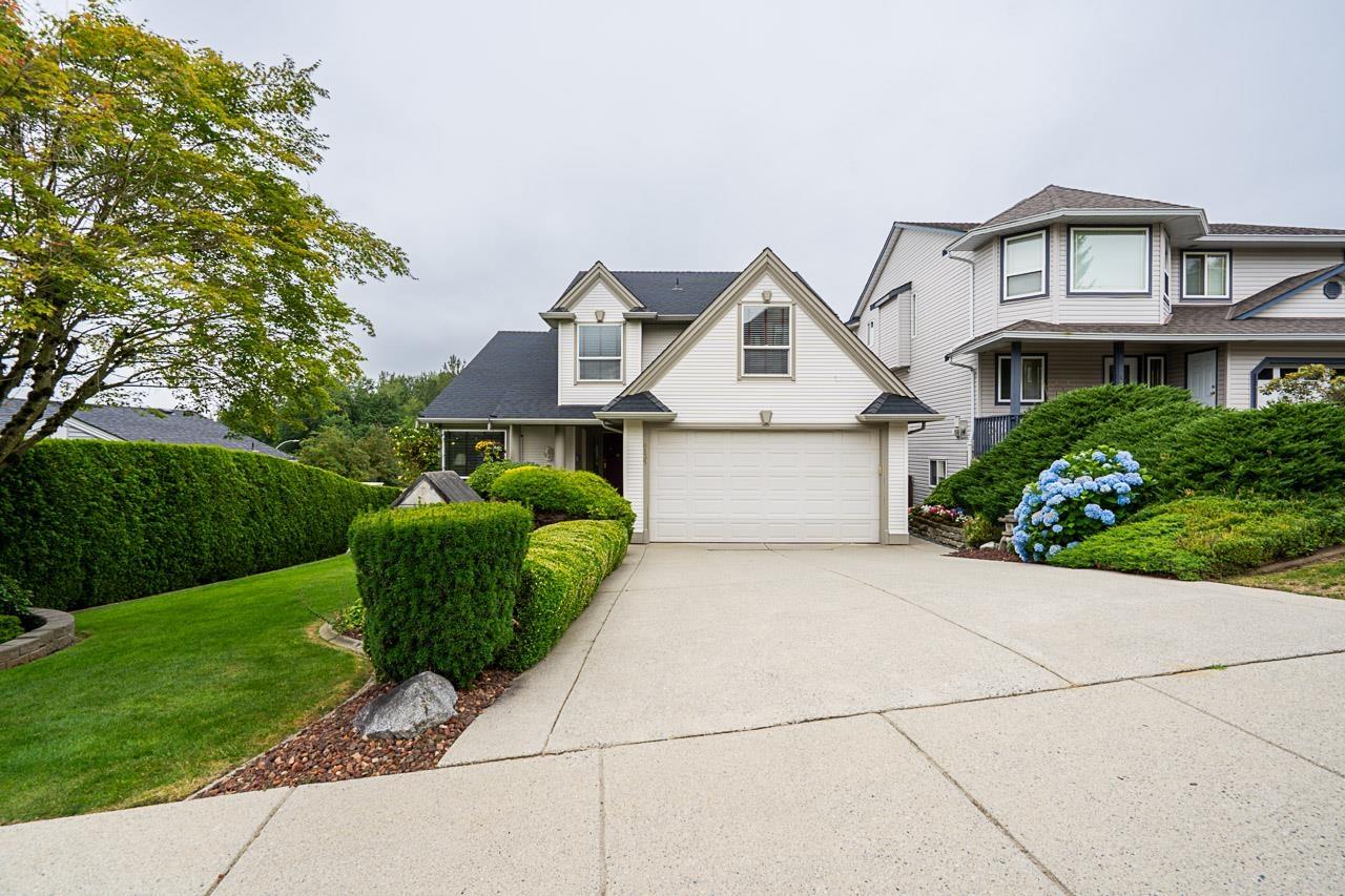 8135 BARNETT STREET, Mission, BC photo 2