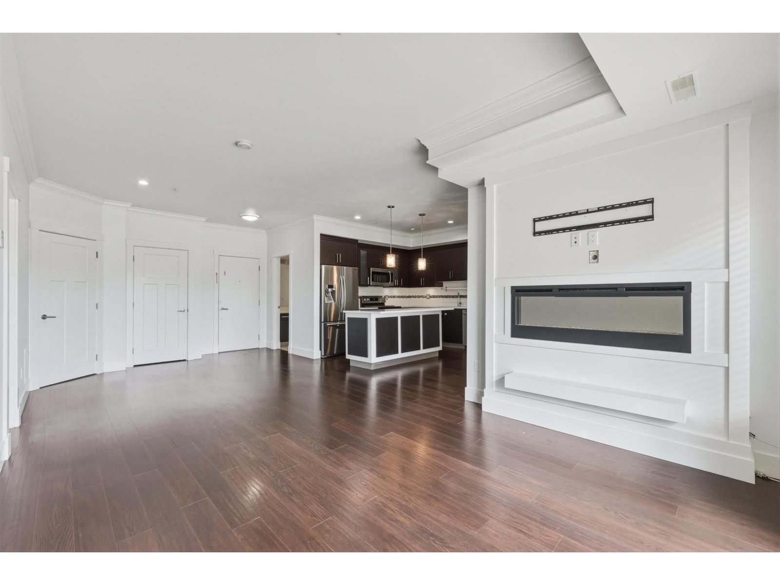 211 14885 60 AVENUE, Surrey, BC photo 4
