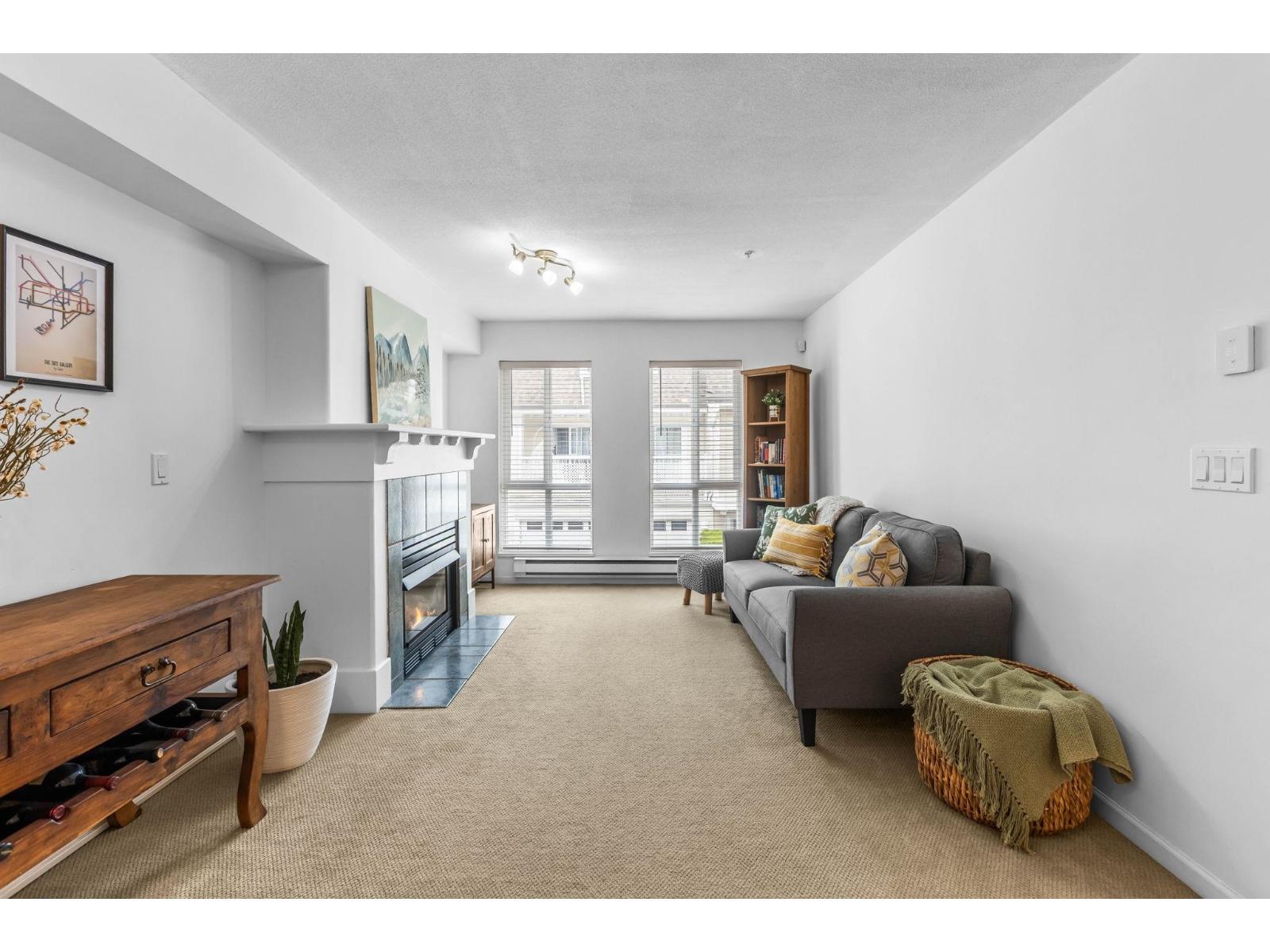 4 8930 WALNUT GROVE DRIVE, Langley, BC photo 2