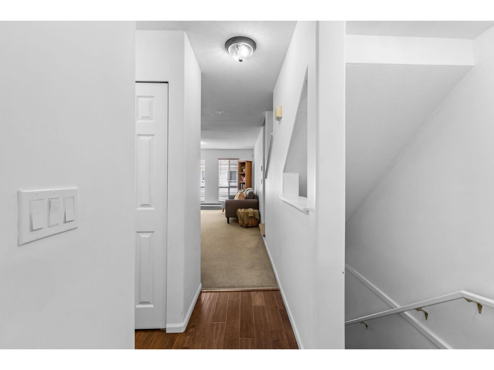4 8930 WALNUT GROVE DRIVE, Langley, BC photo 4