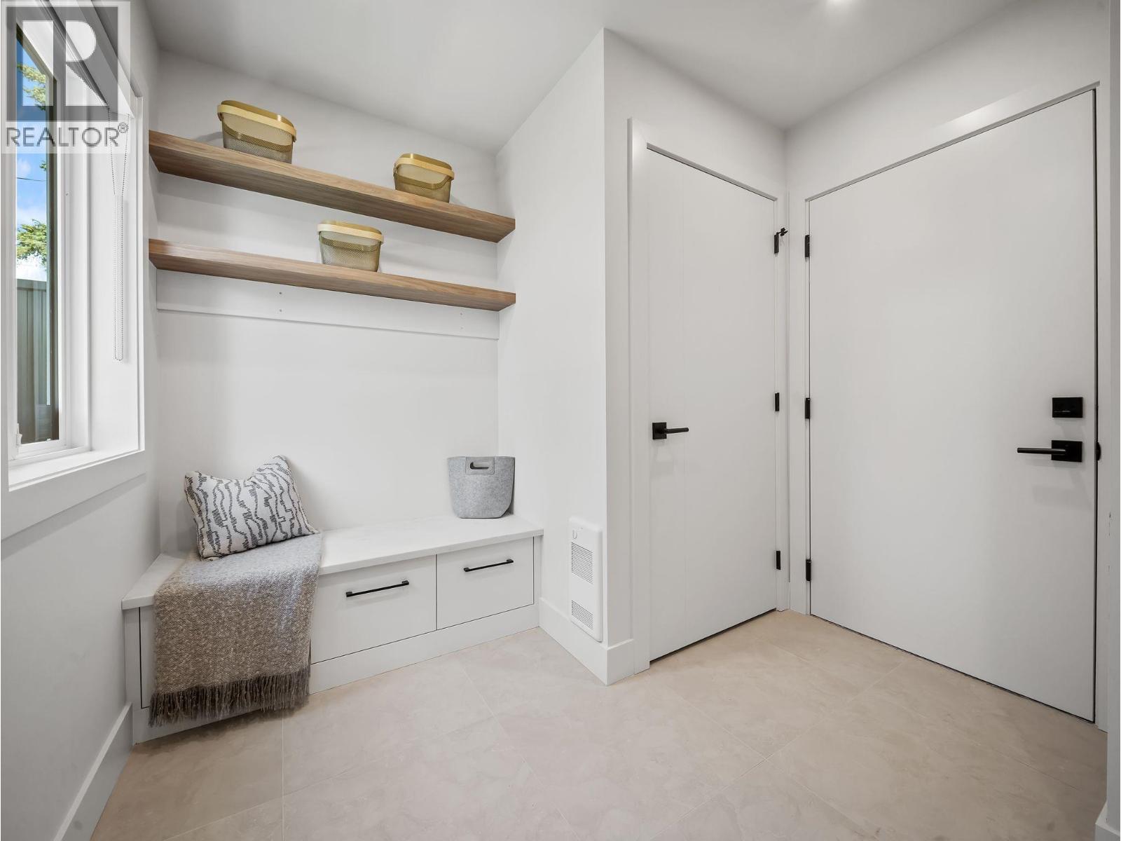 3 3786 PETER STREET, Burnaby, BC photo 4