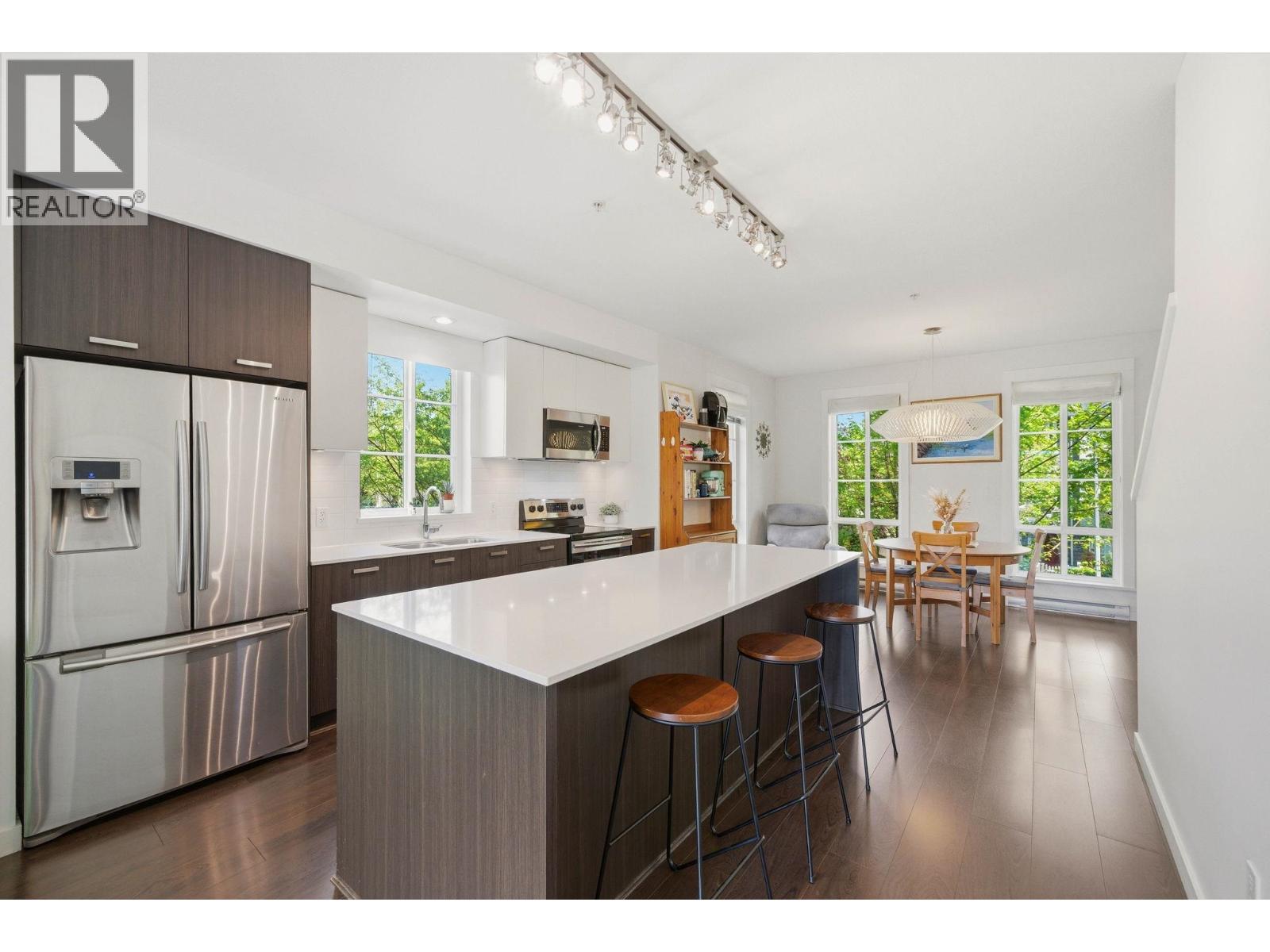 1 2423 AVON PLACE, Port Coquitlam, BC photo 4