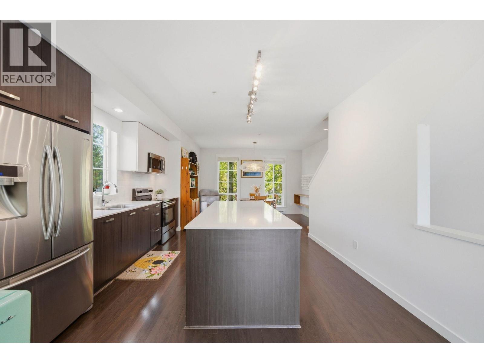 1 2423 AVON PLACE, Port Coquitlam, BC photo 5