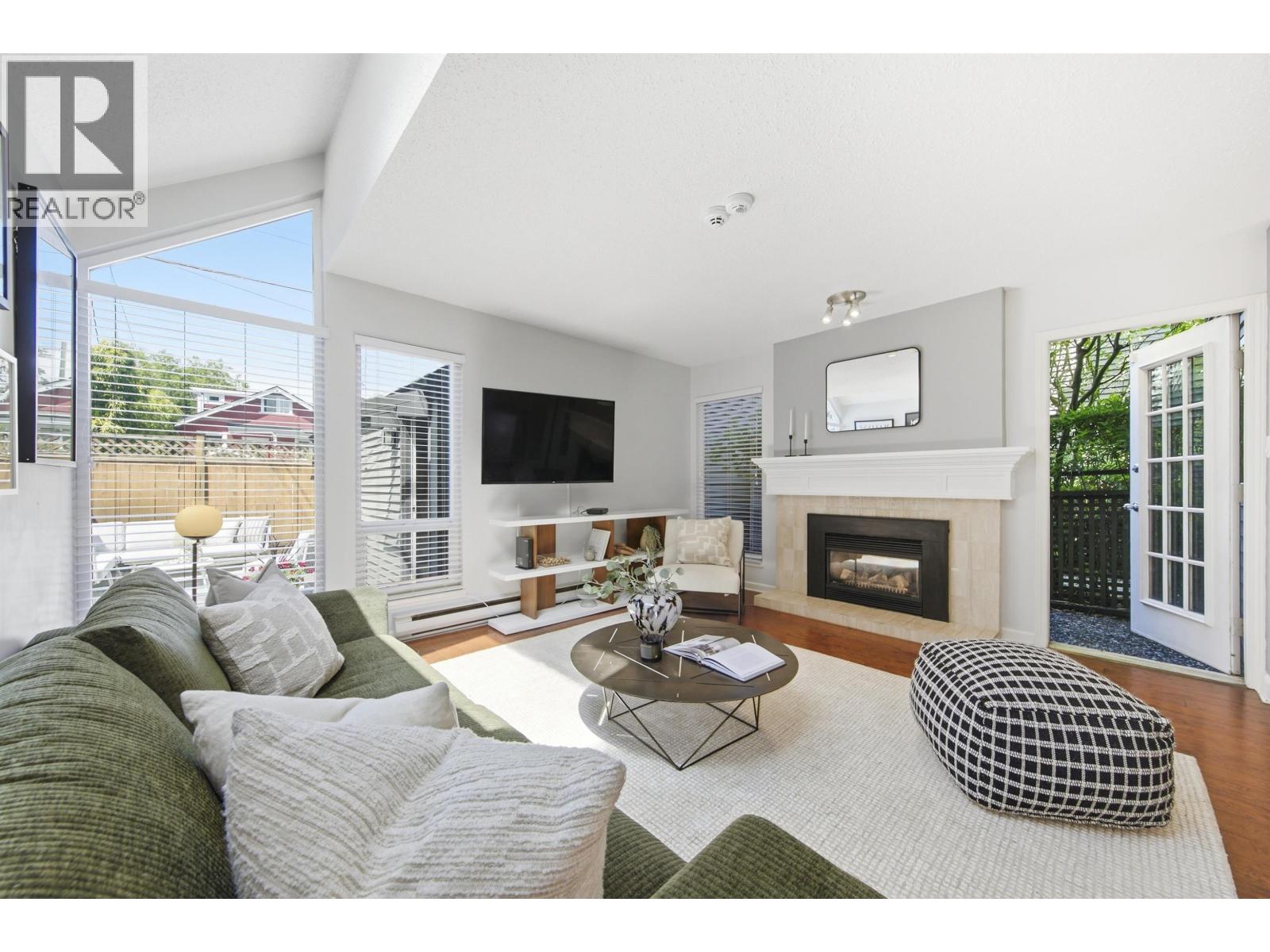 3385 W 8TH AVENUE, Vancouver