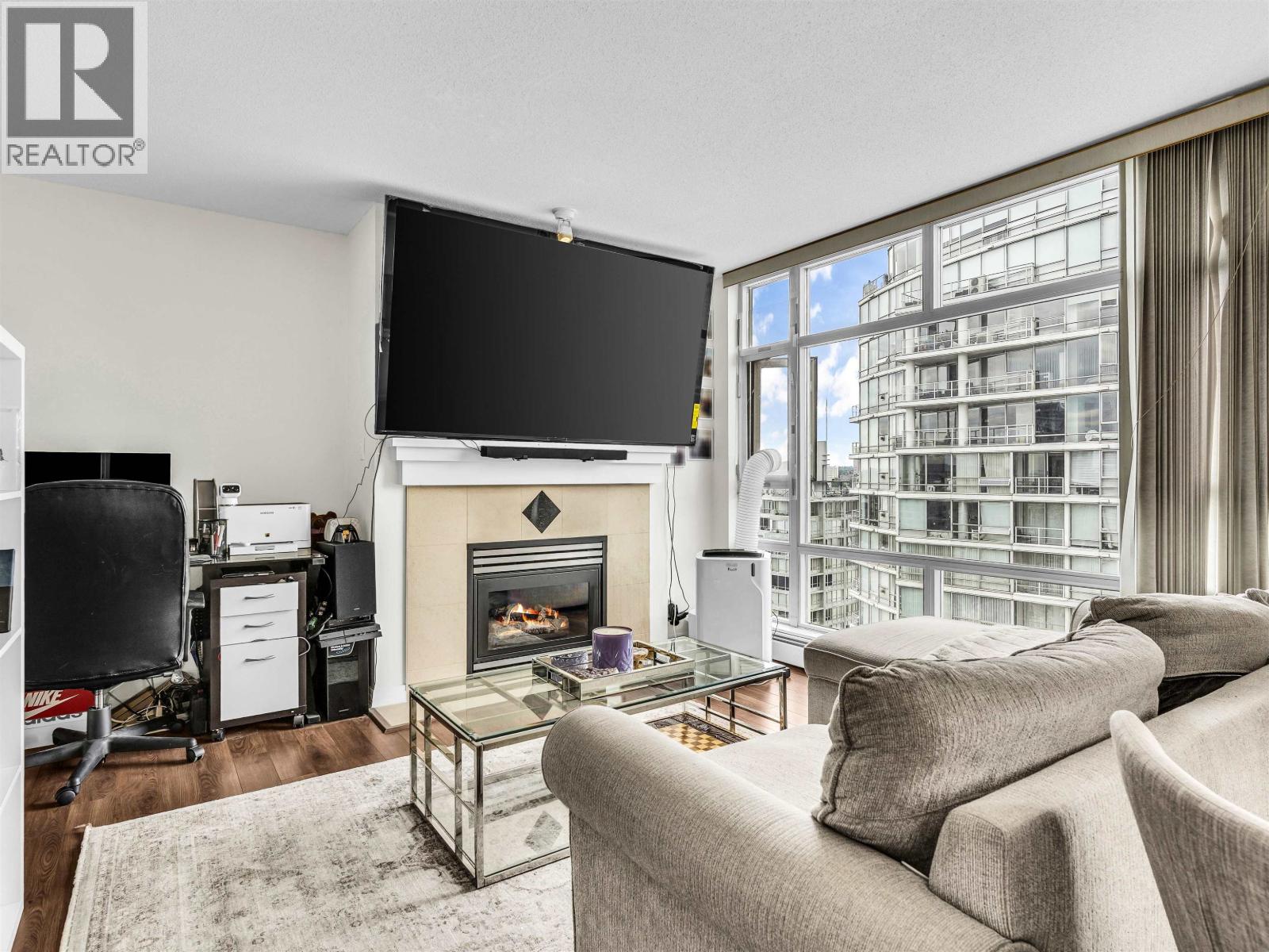 2807 1199 MARINASIDE CRESCENT, Vancouver, BC photo 5
