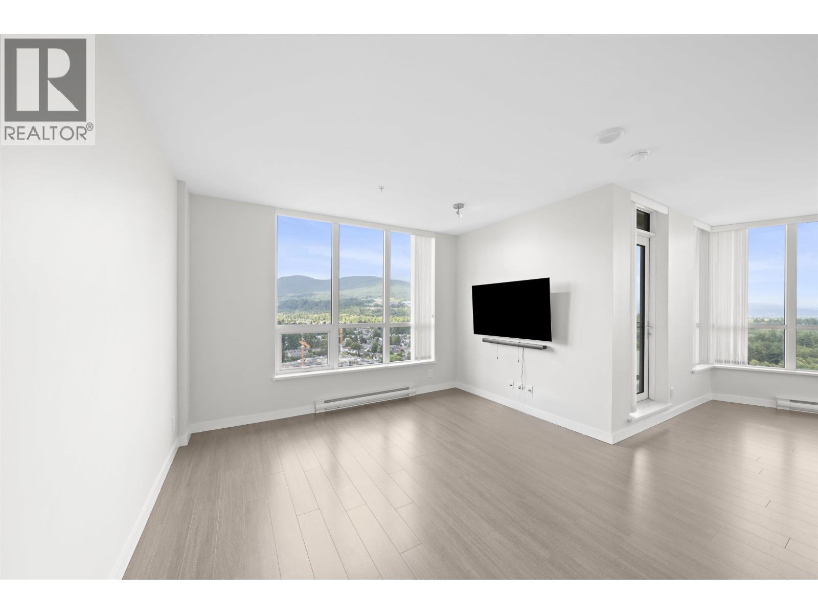 2801 3093 WINDSOR GATE, Coquitlam, BC photo 3