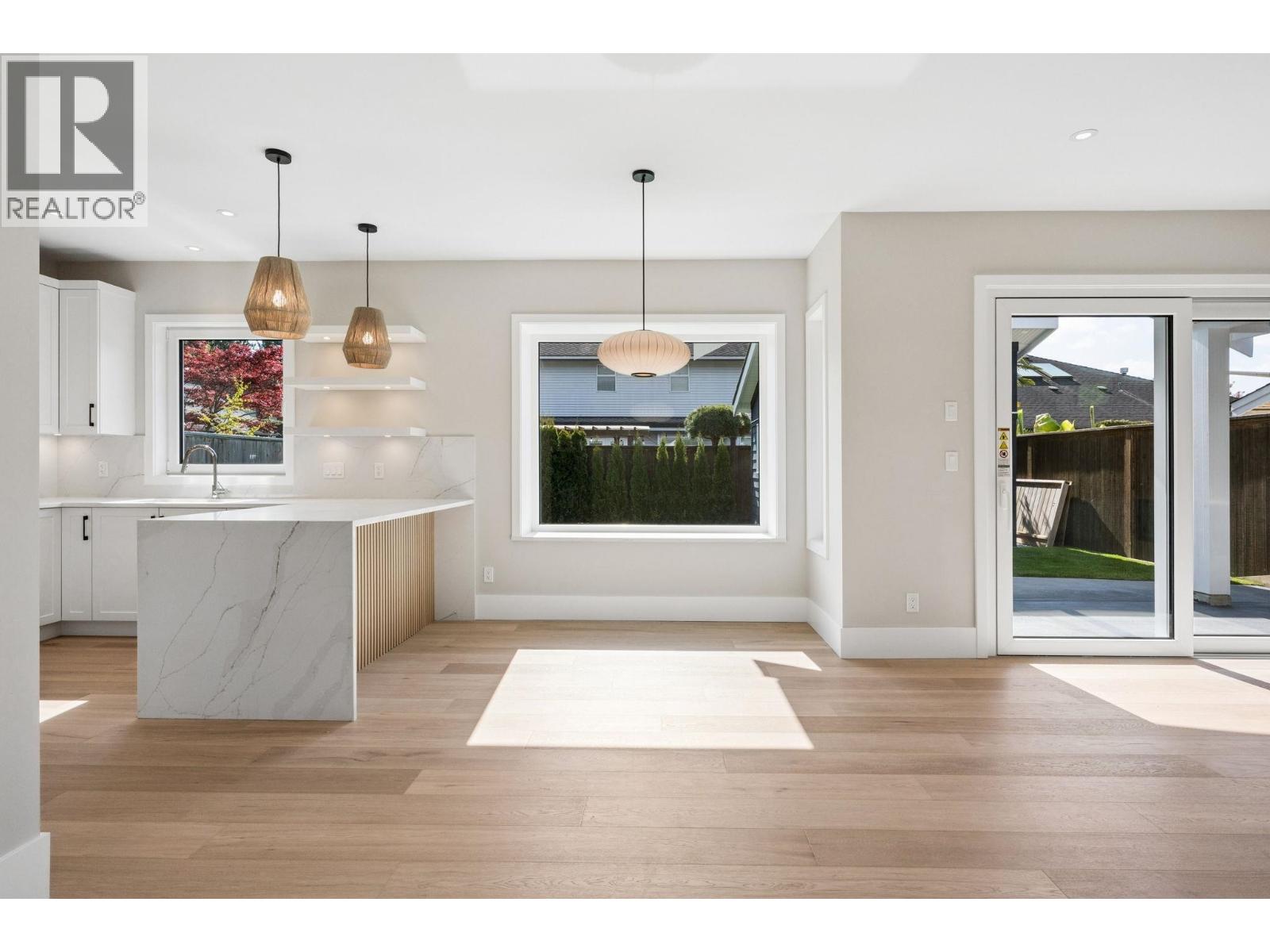 5198 WESTMINSTER AVENUE, Delta, BC photo 2