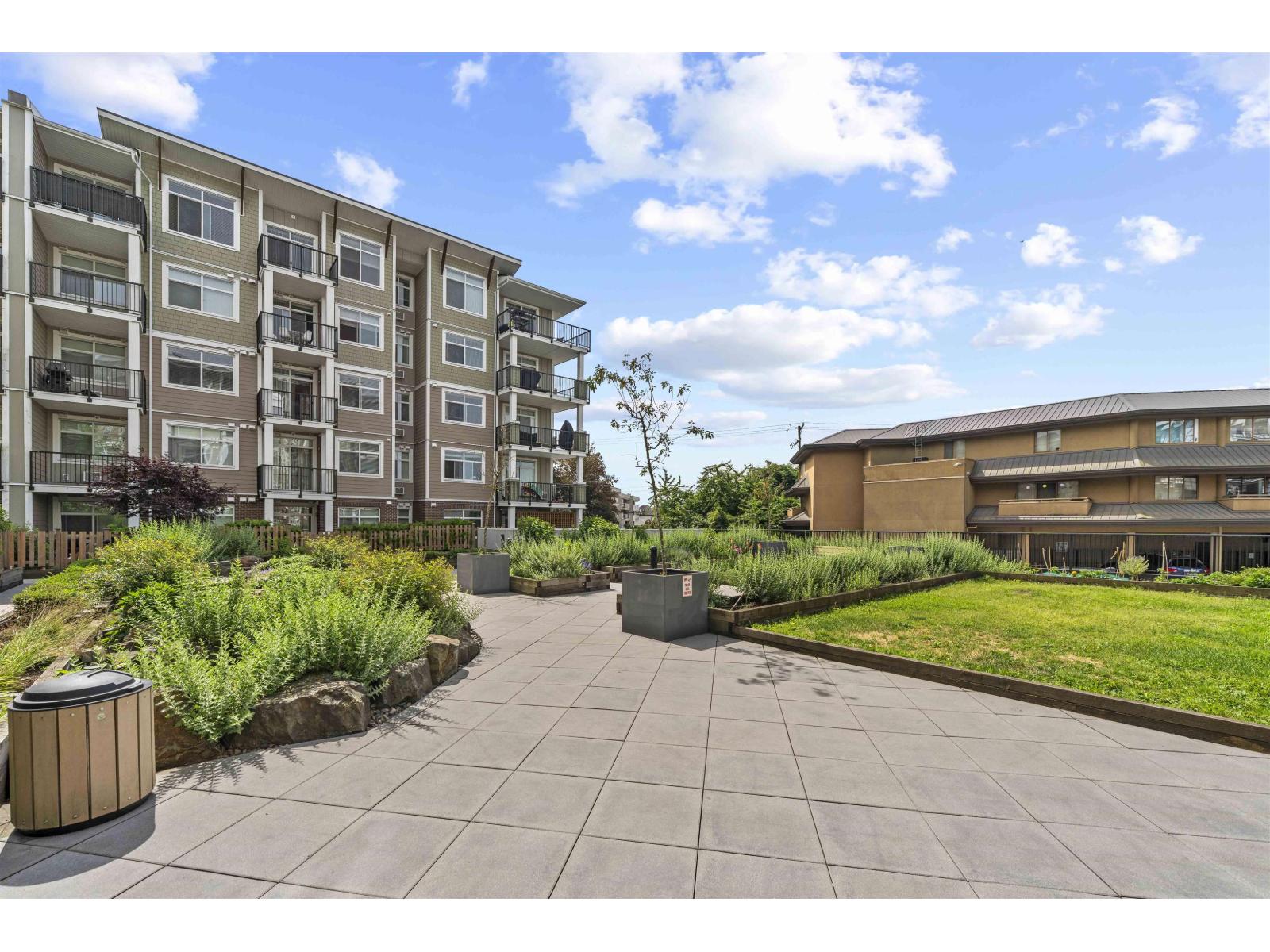 305 20686 EASTLEIGH CRESCENT, Langley, BC photo 2