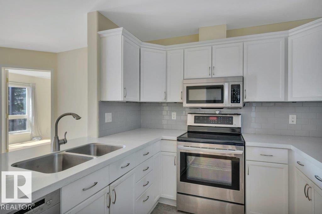 Nページ For sale: #305 7839 96 ST NW, Edmonton, Alberta T6C4R4 - E4496677