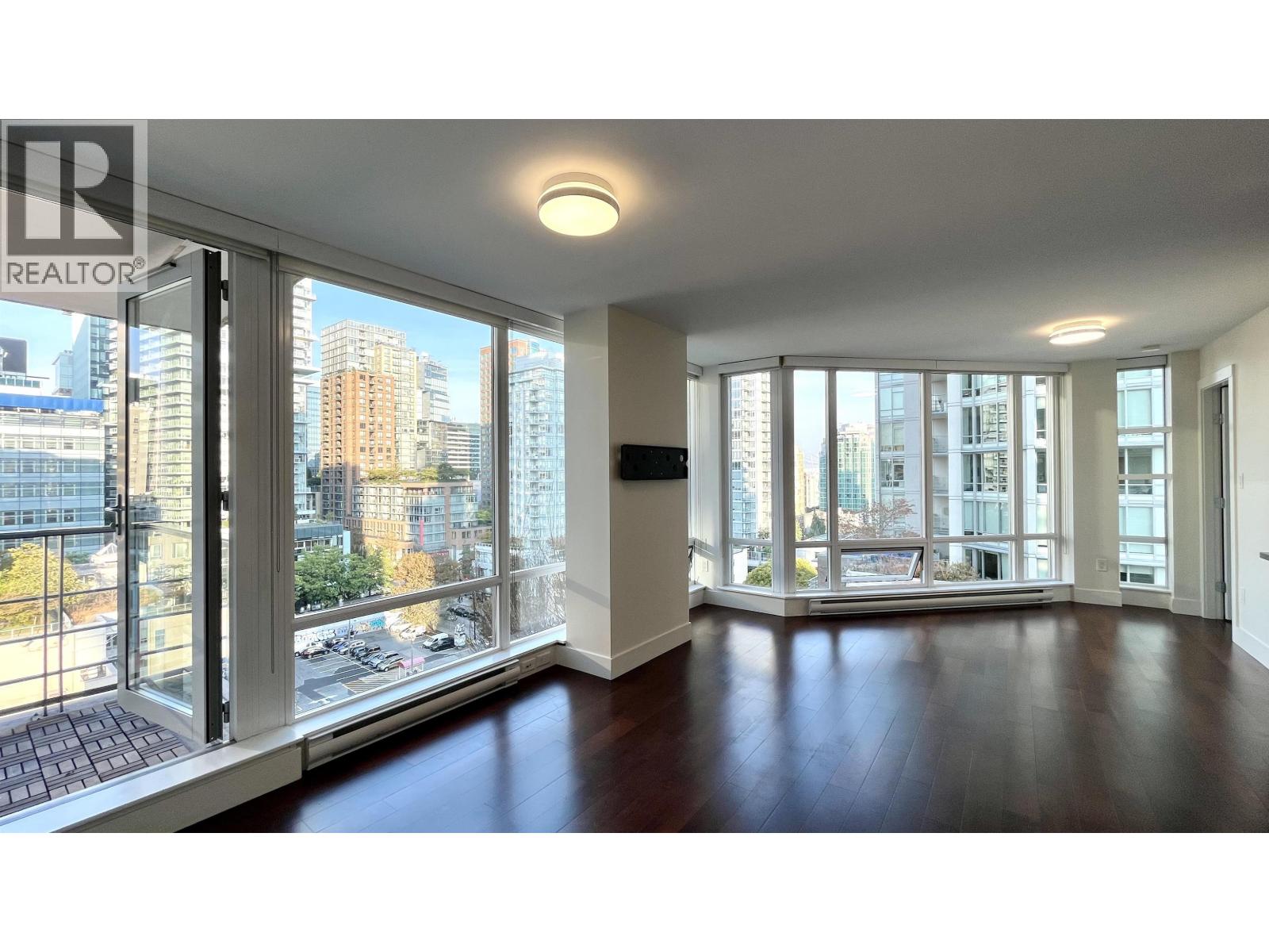 1107 565 SMITHE STREET, Vancouver, BC photo 2