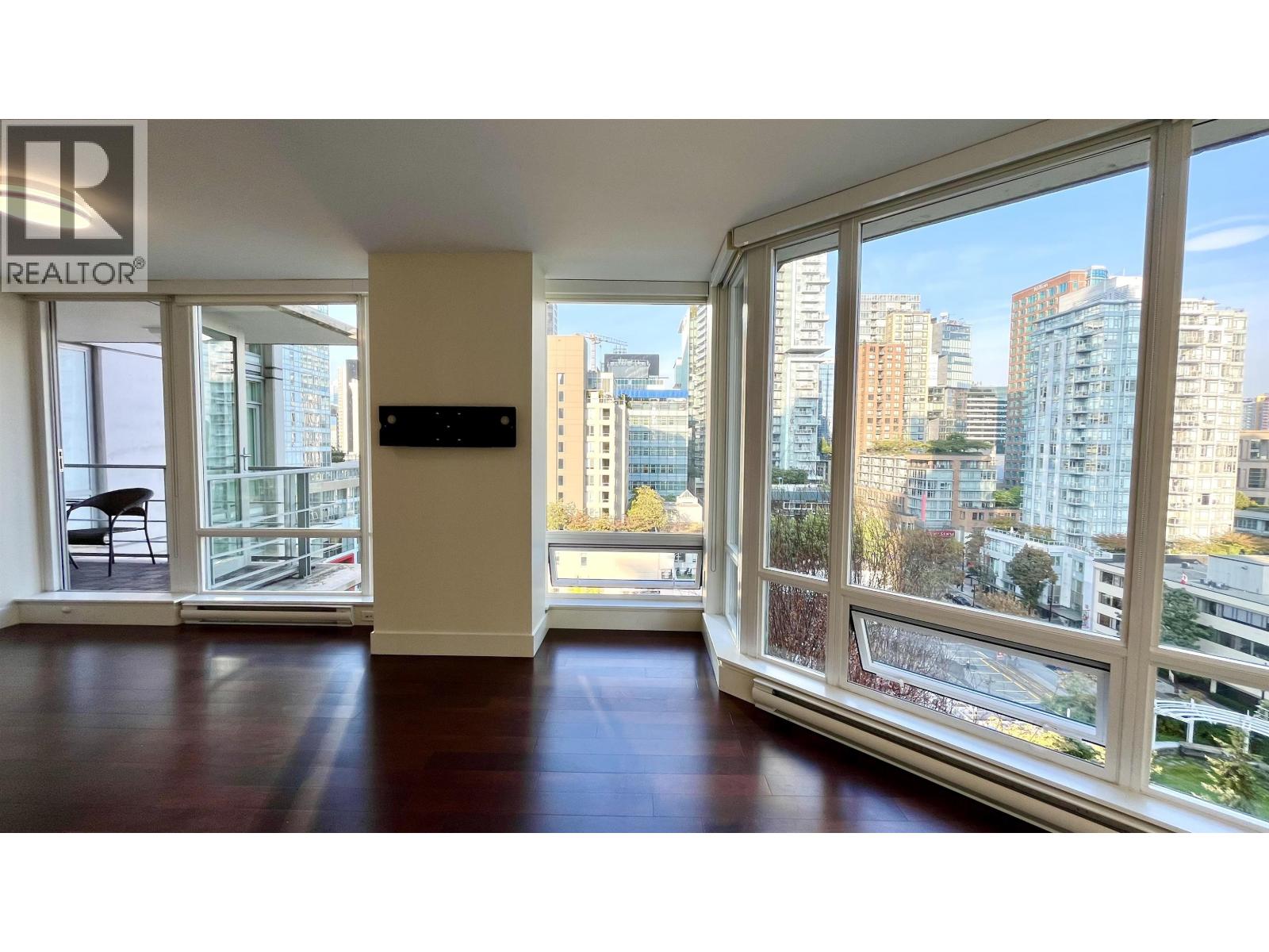 1107 565 SMITHE STREET, Vancouver, BC photo 3