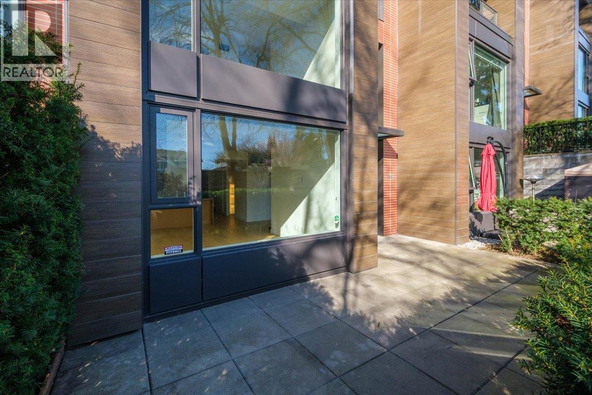 1581 W 57TH AVENUE, Vancouver, BC photo 2