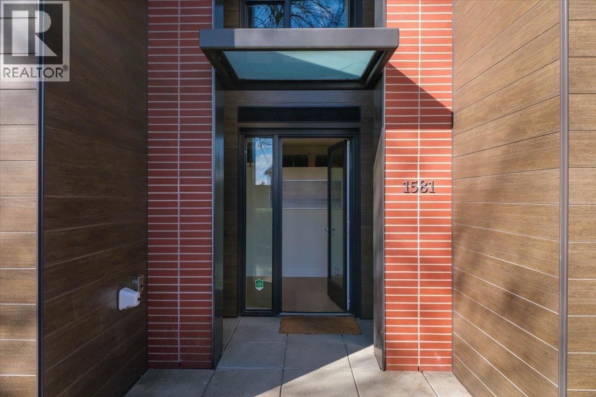 1581 W 57TH AVENUE, Vancouver, BC photo 3