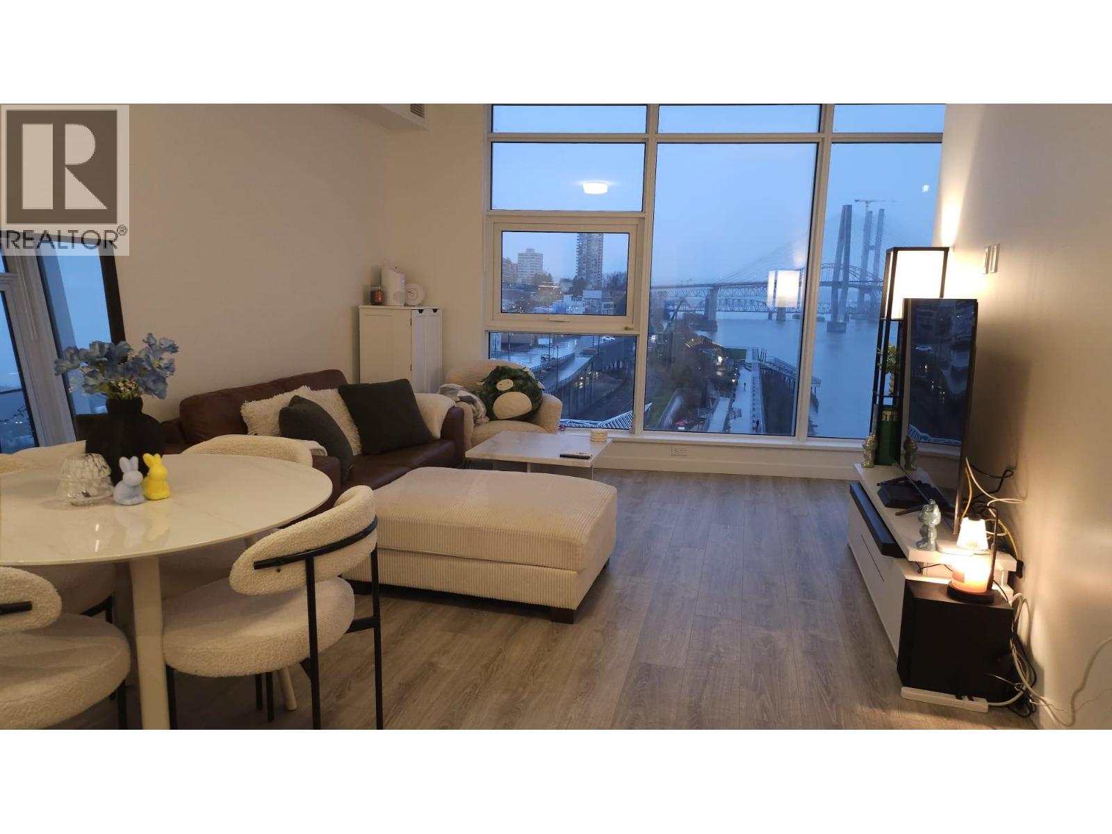 802 660 QUAYSIDE DRIVE, New Westminster, BC photo 2