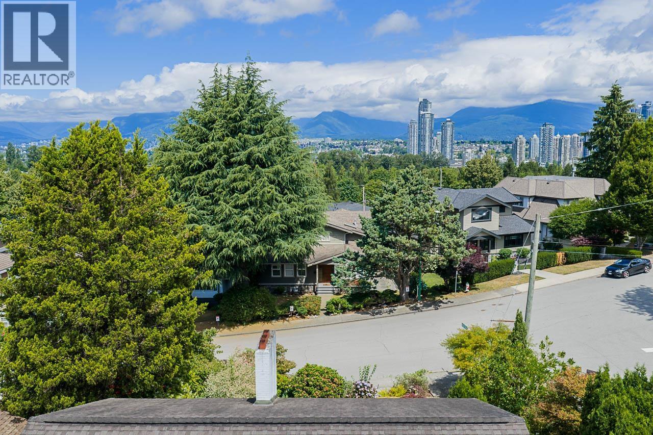 3896 ELMWOOD STREET, Burnaby, BC photo 3
