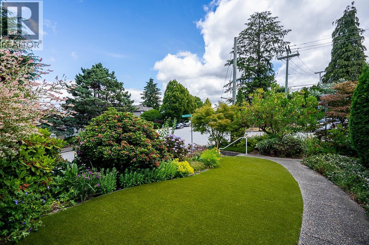 3896 ELMWOOD STREET, Burnaby, BC photo 4