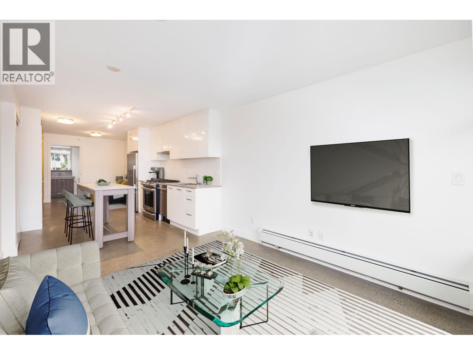 305 231 E PENDER STREET, Vancouver, BC photo 3