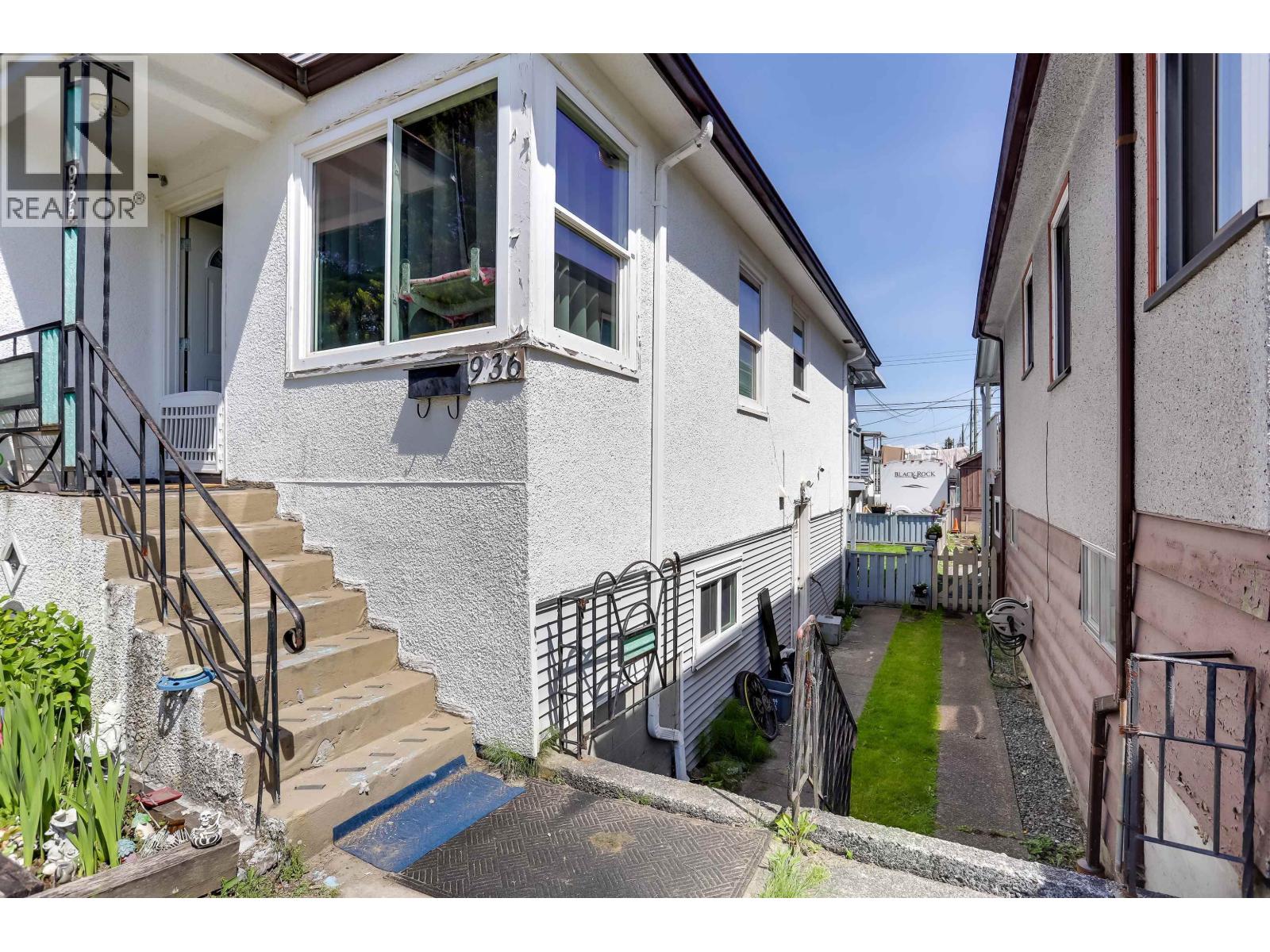 936 NANAIMO STREET, Vancouver, BC photo 2