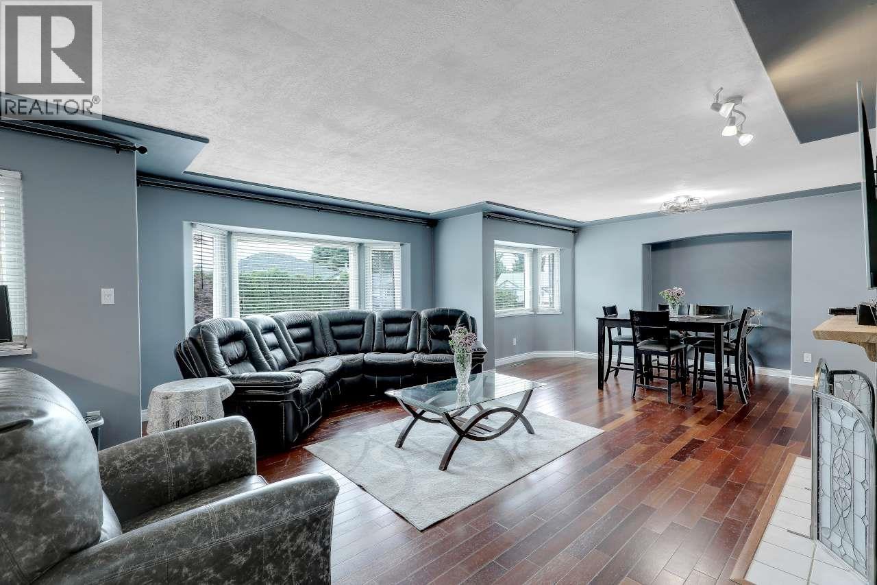 20140 ASHLEY CRESCENT, Maple Ridge, BC photo 2
