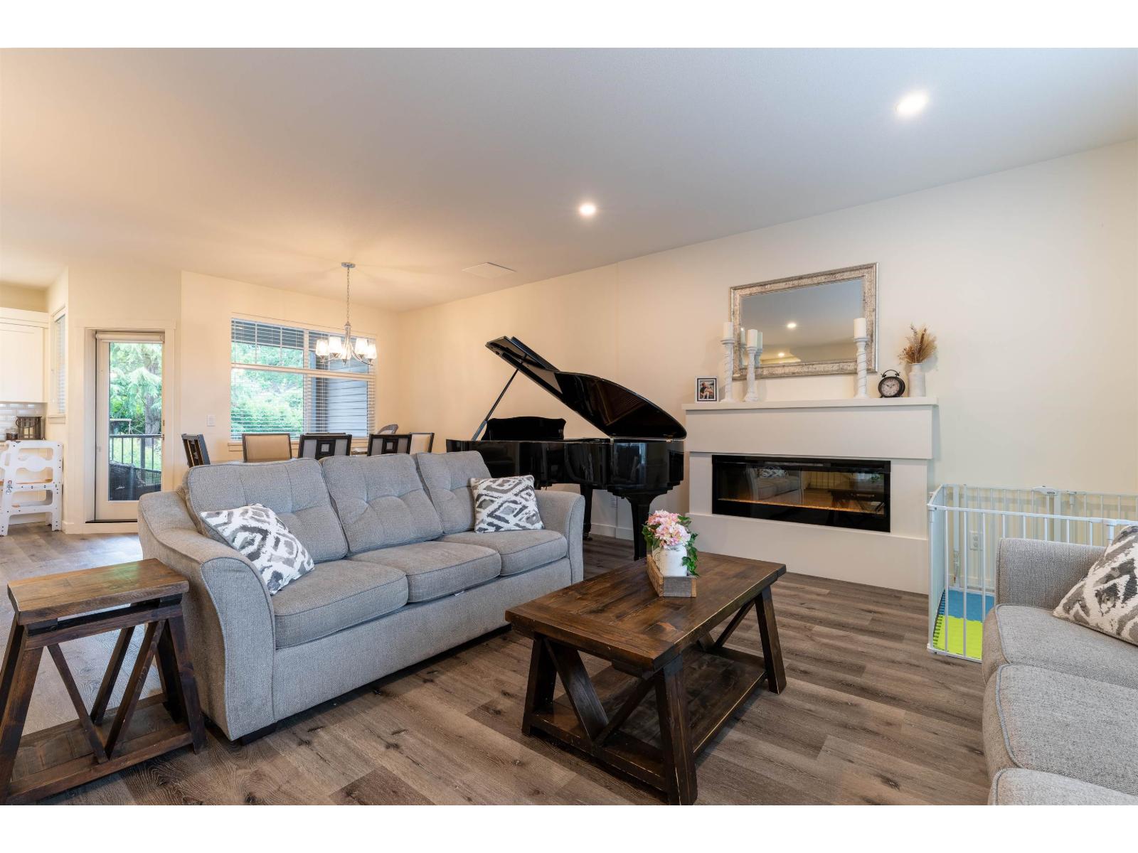 2 7740 GRAND STREET, Mission, BC photo 5