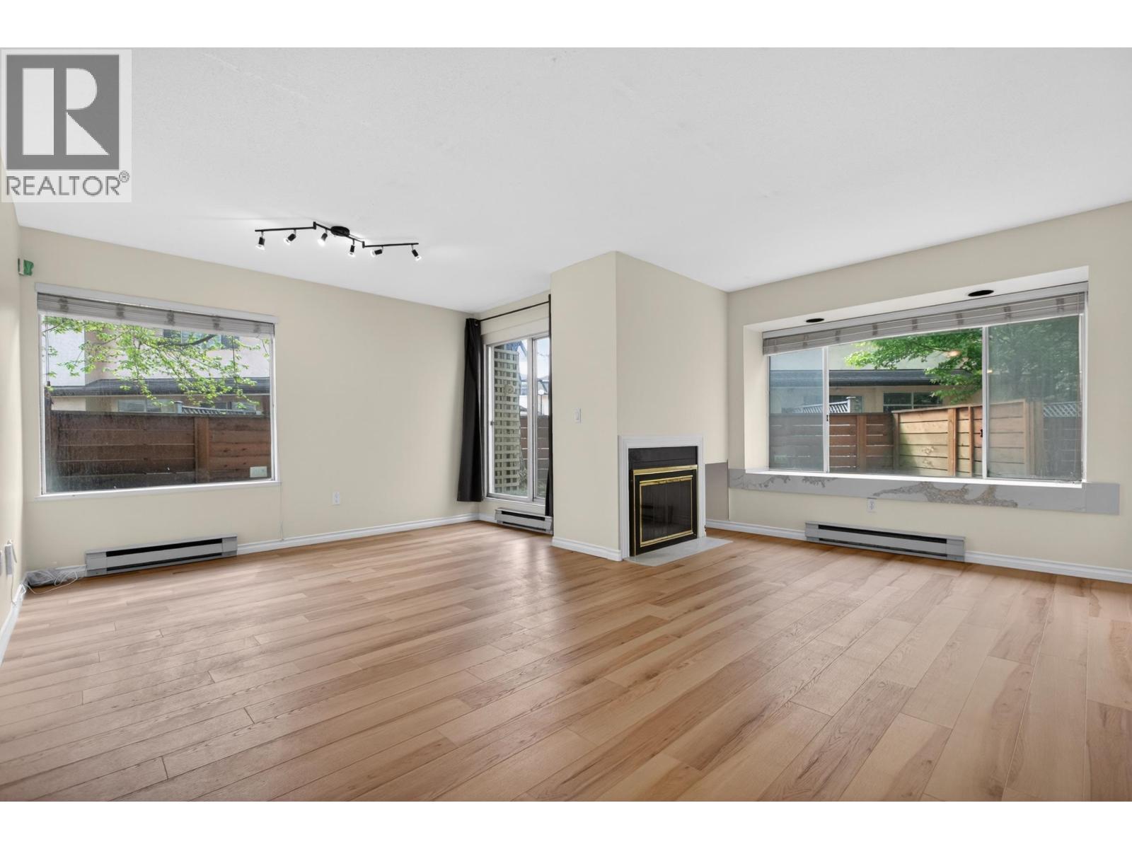 8 7611 MOFFATT ROAD, Richmond, BC photo 2