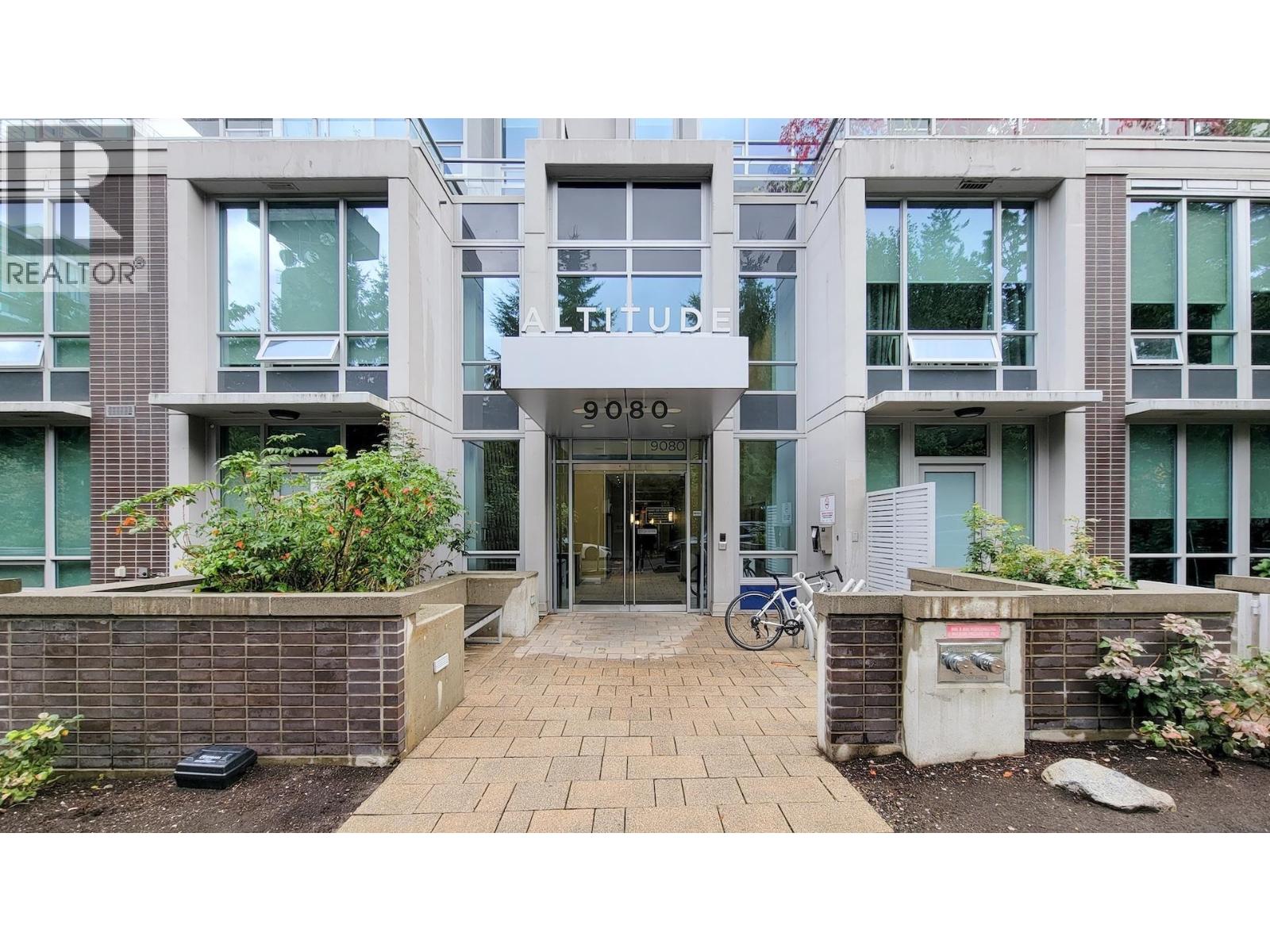 706 9080 UNIVERSITY CRESCENT, Burnaby, BC photo 2