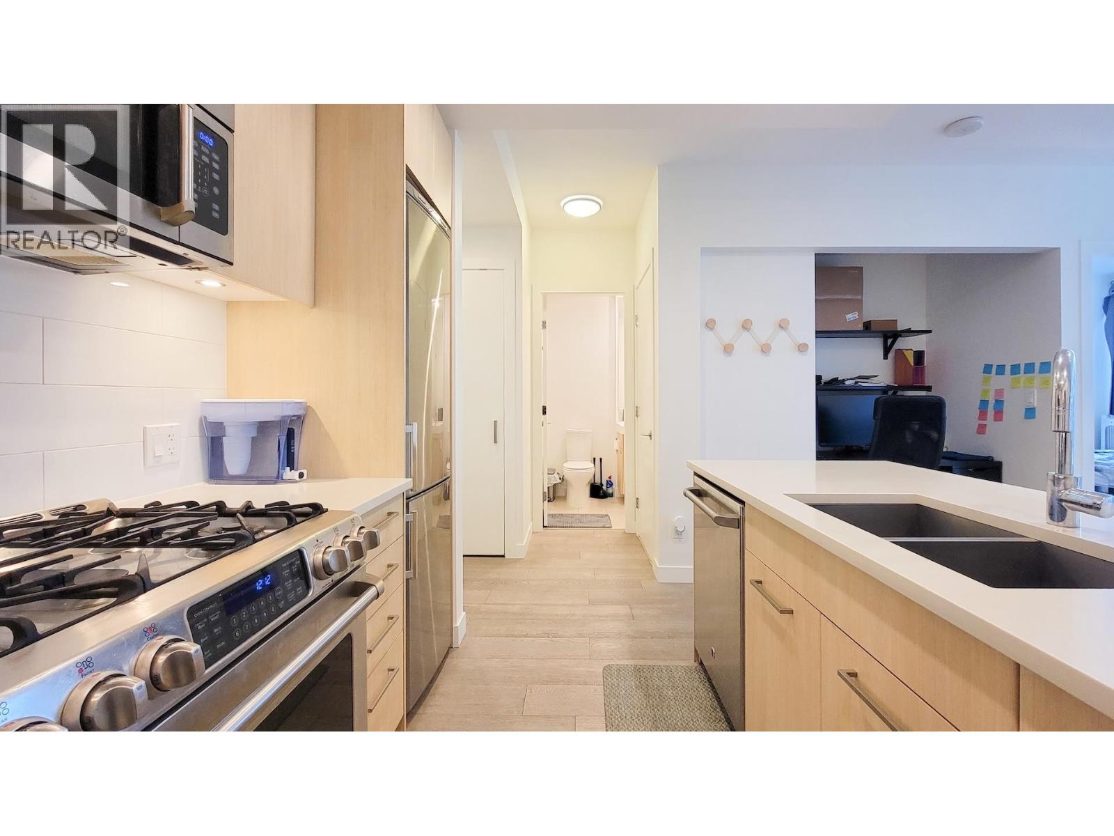706 9080 UNIVERSITY CRESCENT, Burnaby, BC photo 5