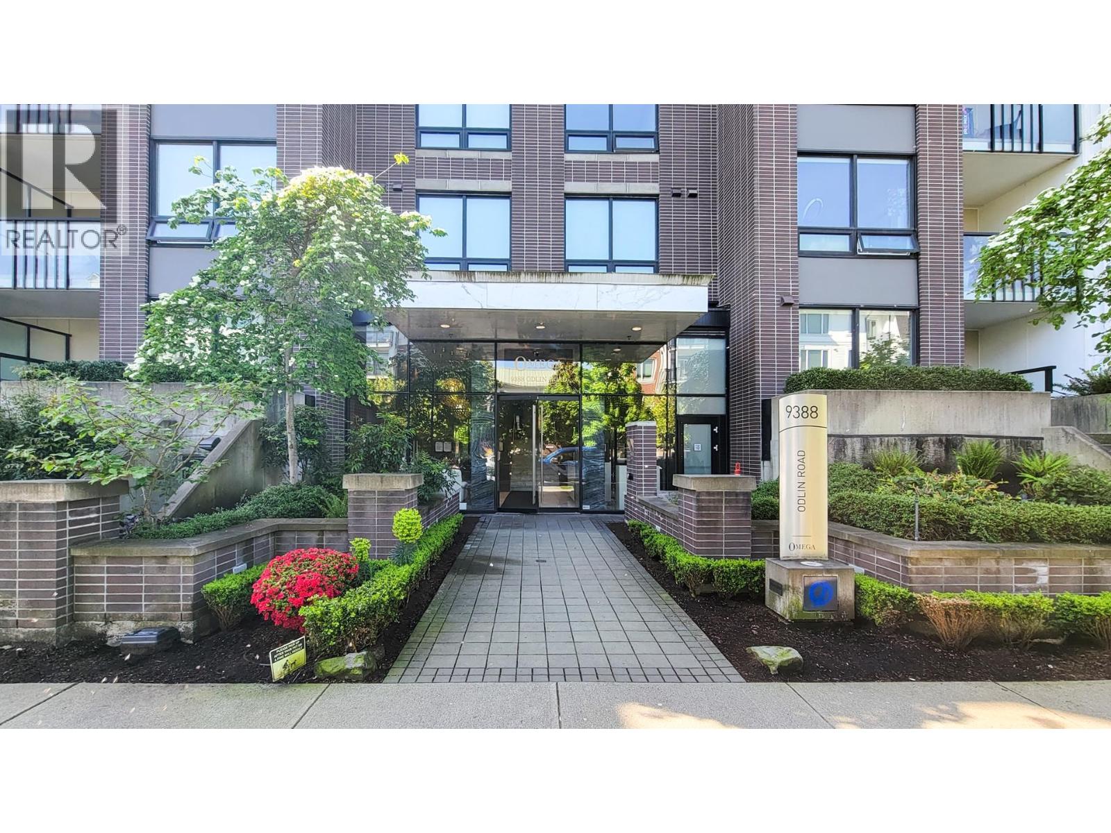 9333-9388 TOMICKI AVE & ODLIN ROAD, Richmond, BC photo 2