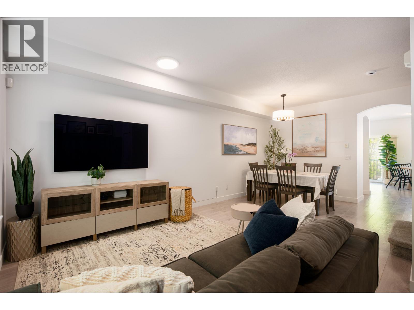 2 8533 CUMBERLAND PLACE, Burnaby, BC photo 4
