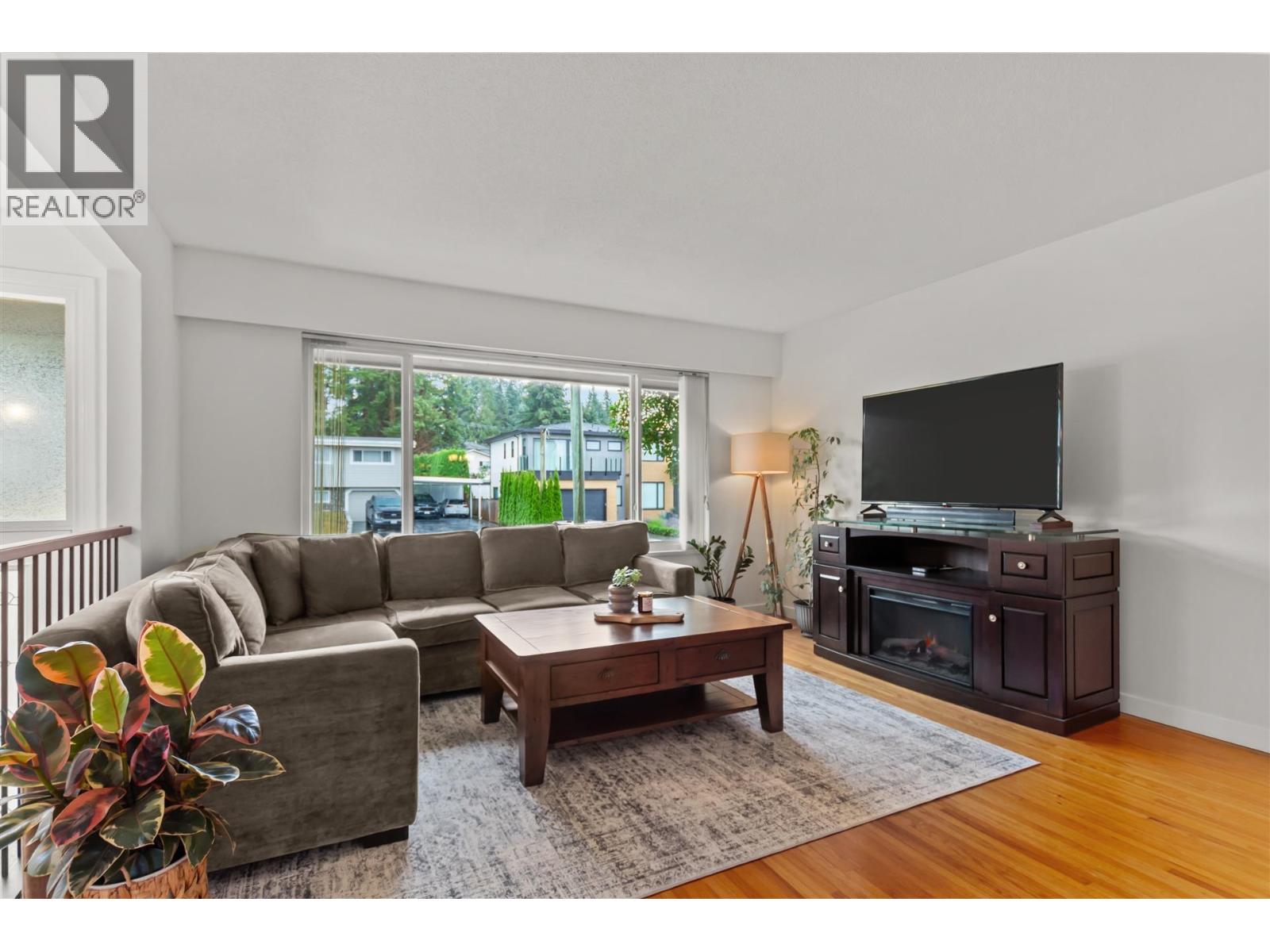 444 LAKEVIEW STREET, Coquitlam, BC photo 3
