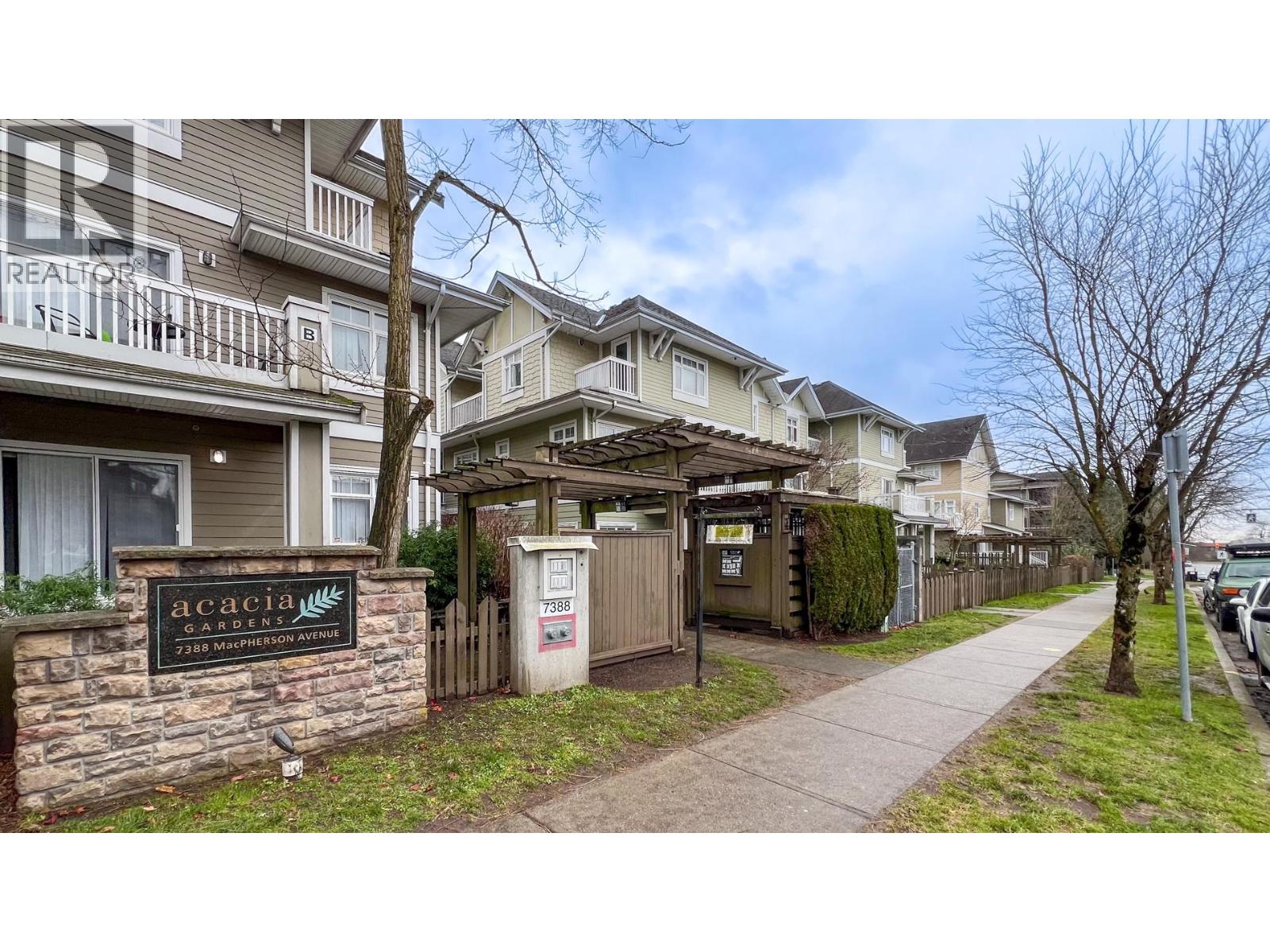 40 7388 MACPHERSON AVENUE, Burnaby, BC photo 3