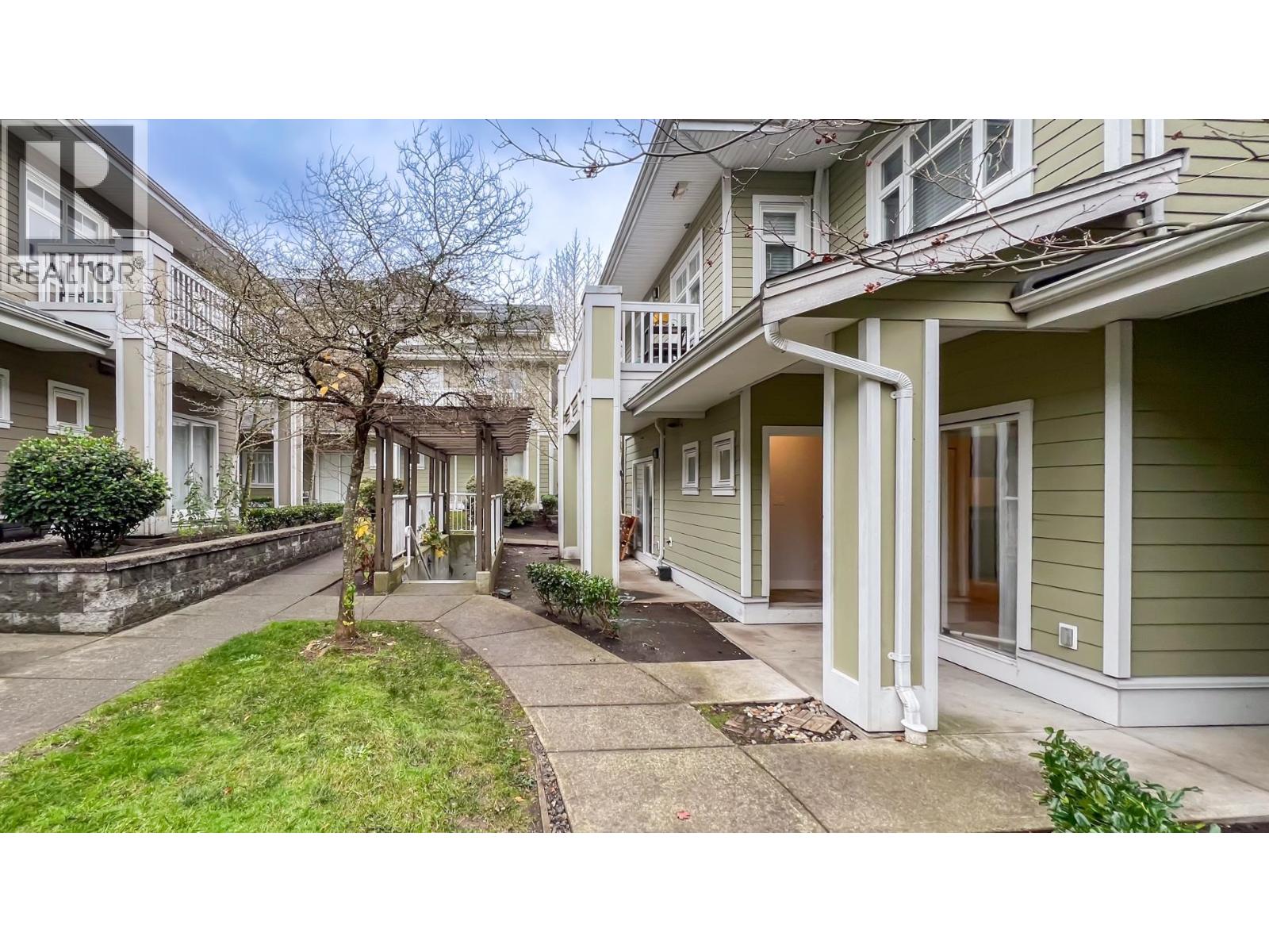 40 7388 MACPHERSON AVENUE, Burnaby, BC photo 4
