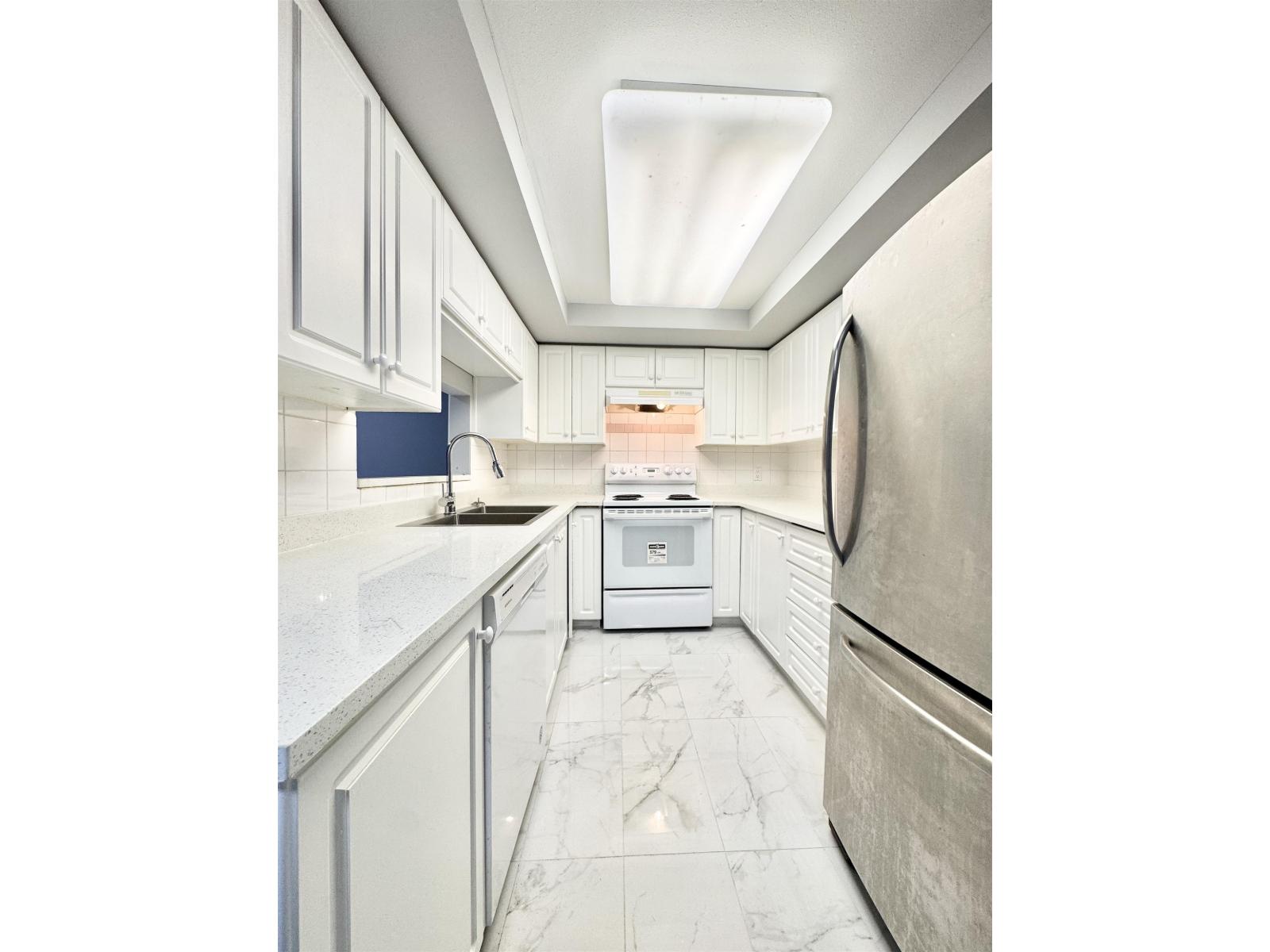 104 9865 140 STREET, Surrey, BC photo 3