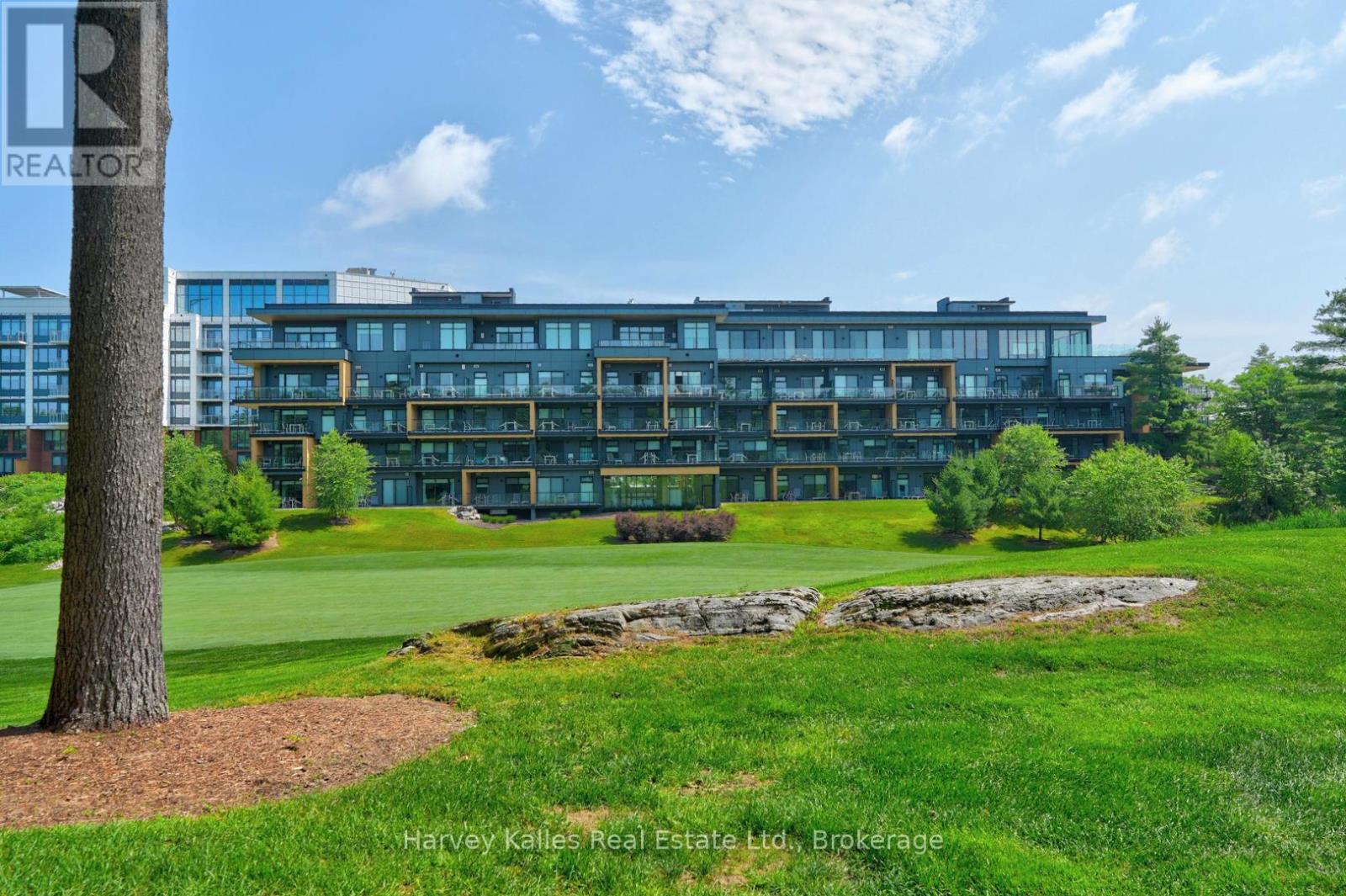 401 - 120 CARRICK TRAIL