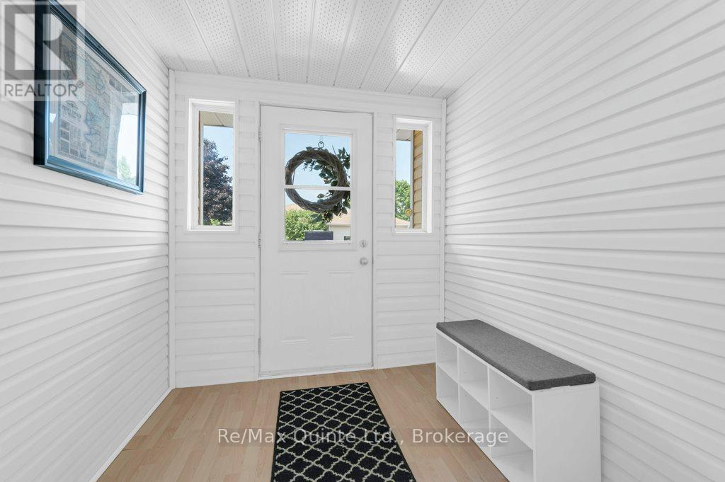 For sale: 2 HERITAGE DRIVE, Prince Edward County (Wellington Ward